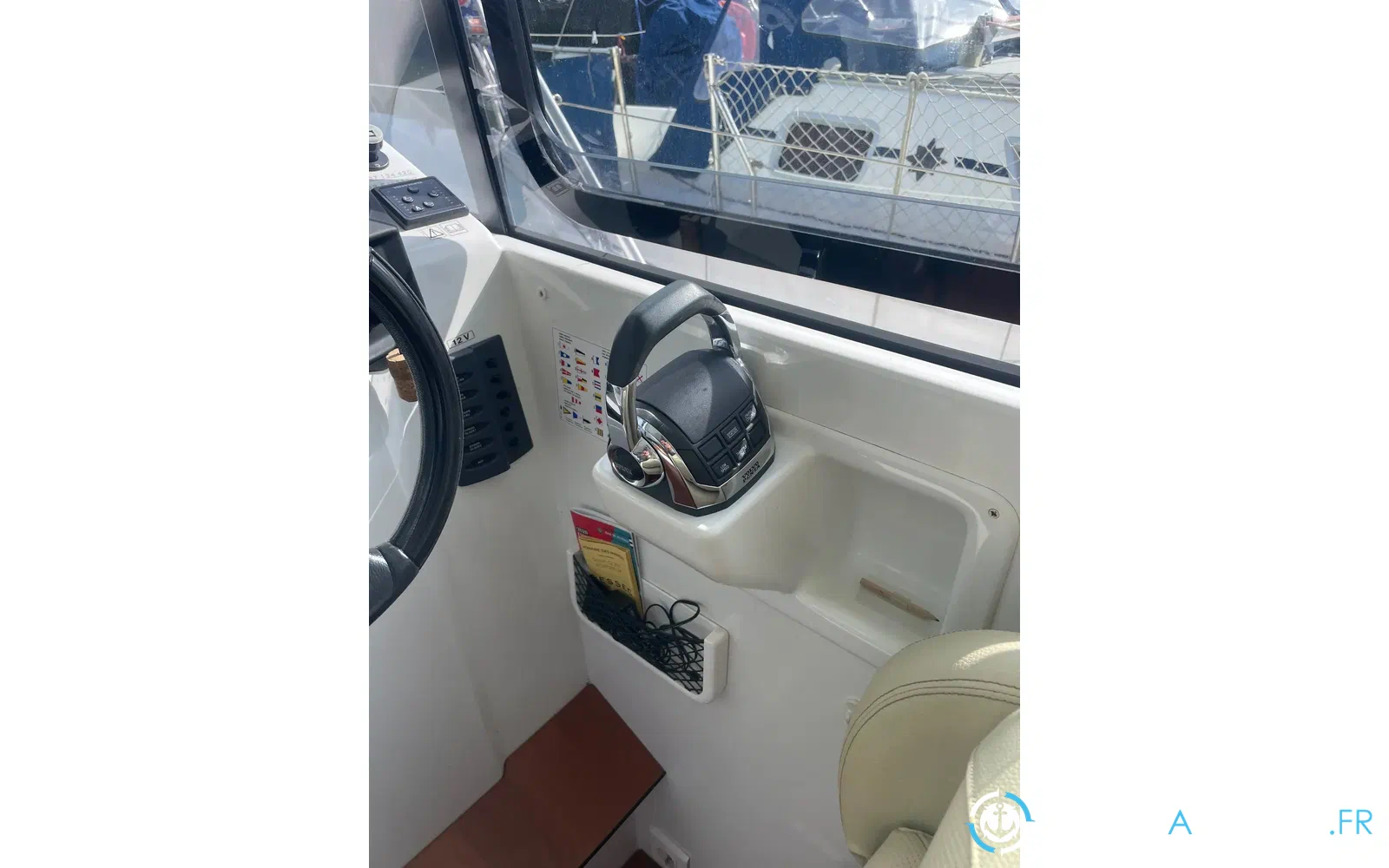 slider 15 Beneteau Antares 30 Fly
