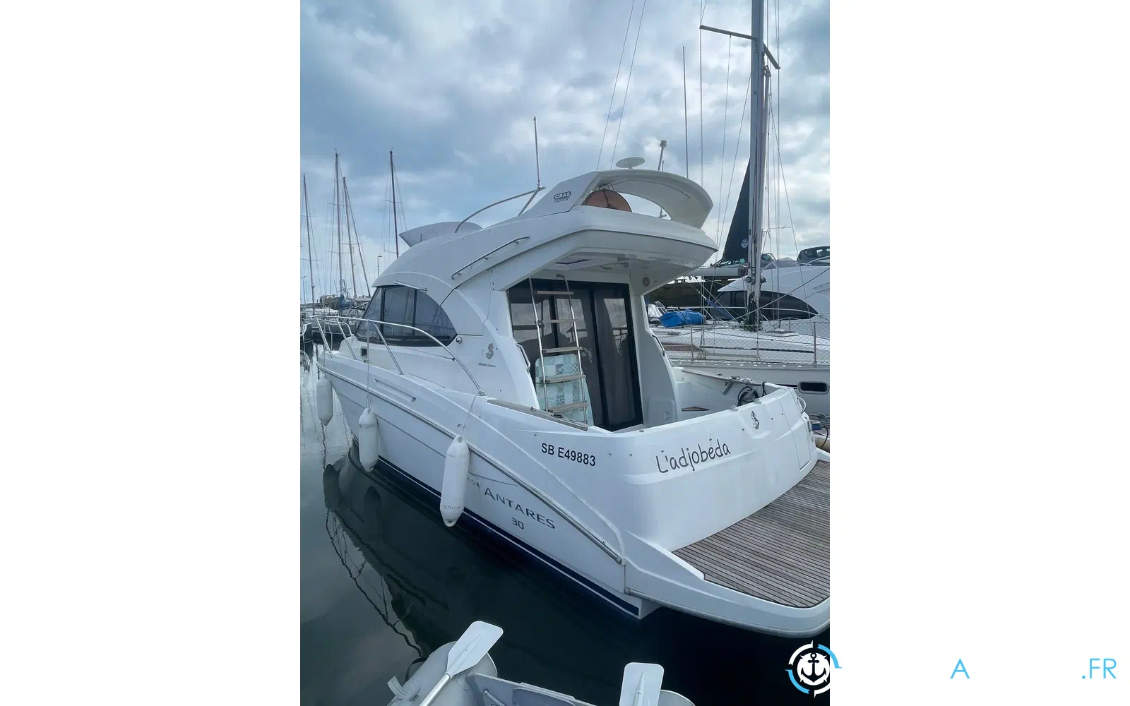 slider 0 Beneteau Antares 30 Fly