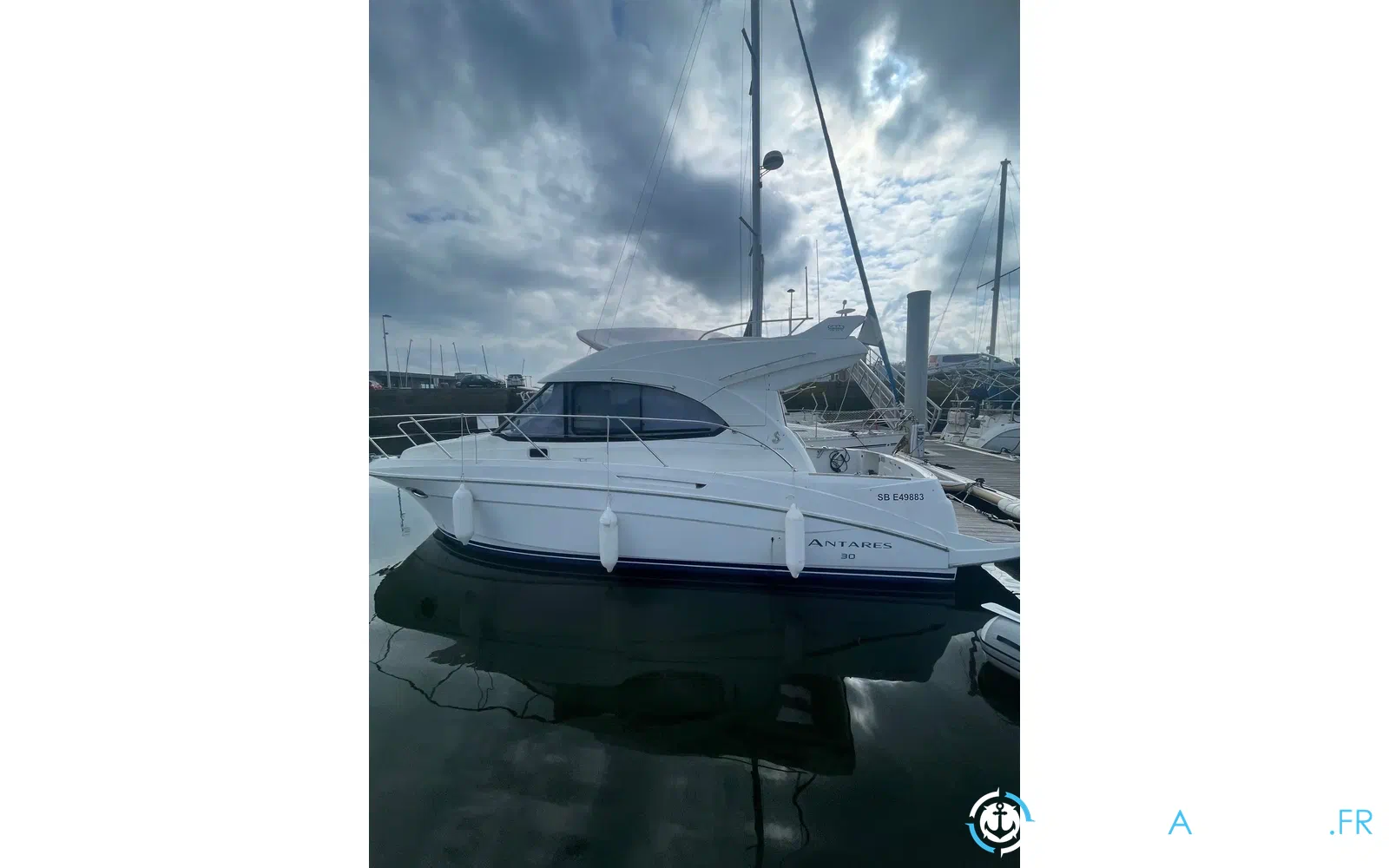 slider 3 Beneteau Antares 30 Fly