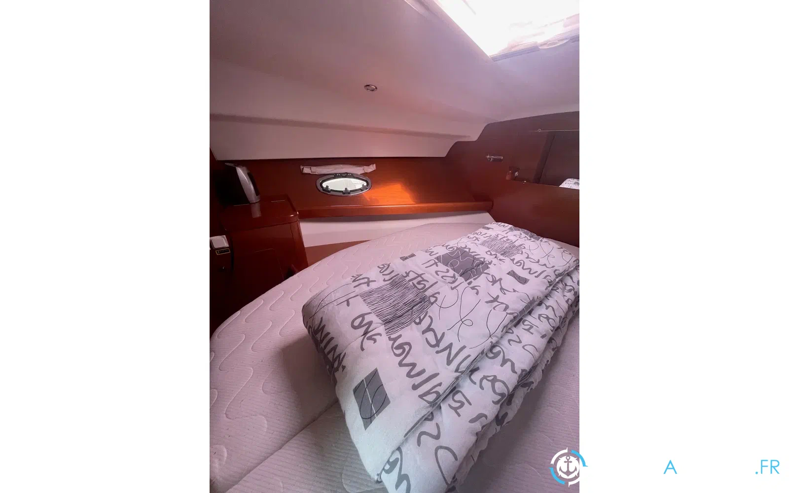 slider 6 Beneteau Antares 30 Fly