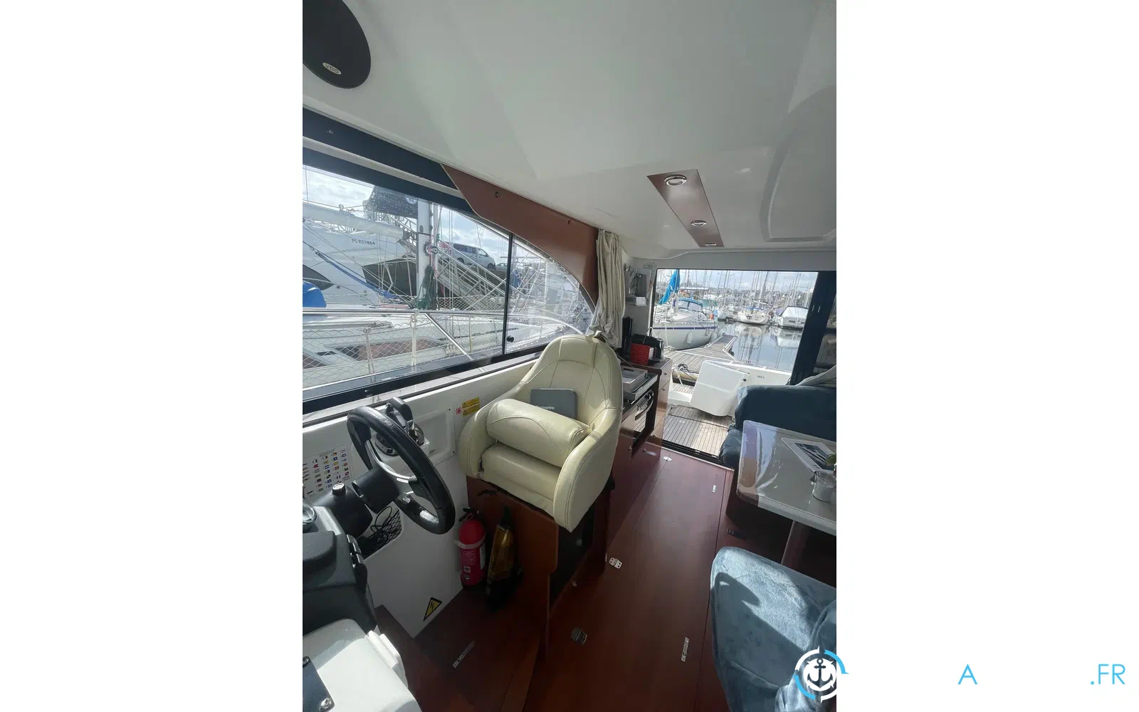 slider 12 Beneteau Antares 30 Fly