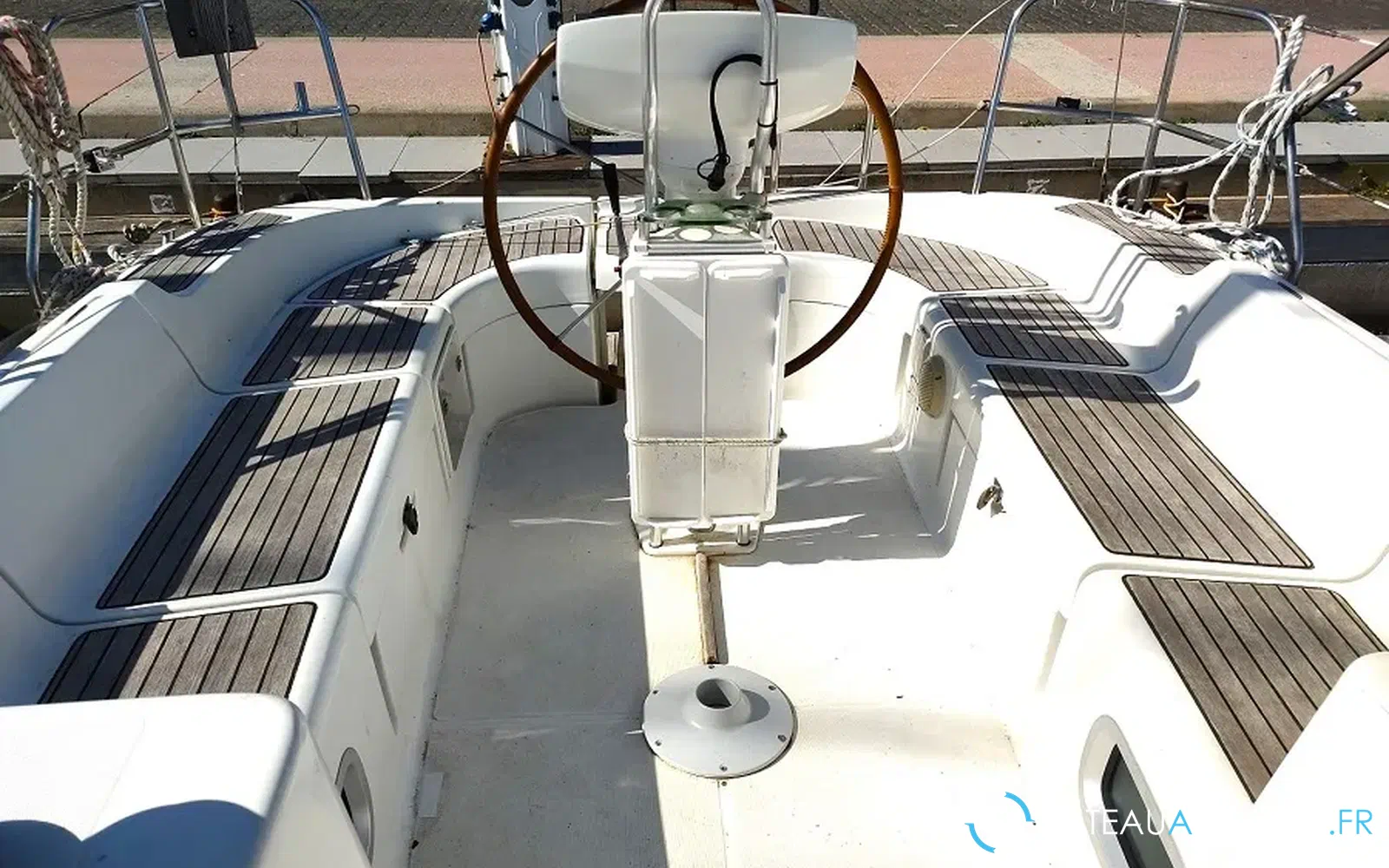 slider 20 Jeanneau Sun Odyssey 37