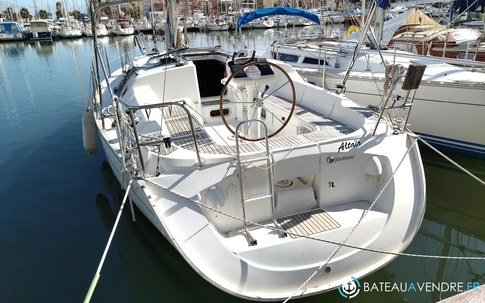 slider 6 Jeanneau Sun Odyssey 37