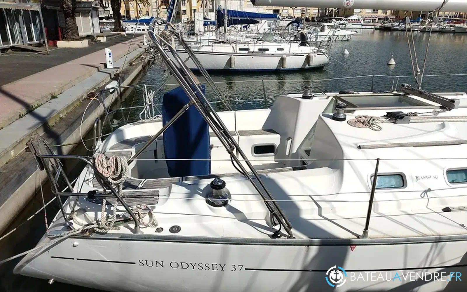 slider 7 Jeanneau Sun Odyssey 37