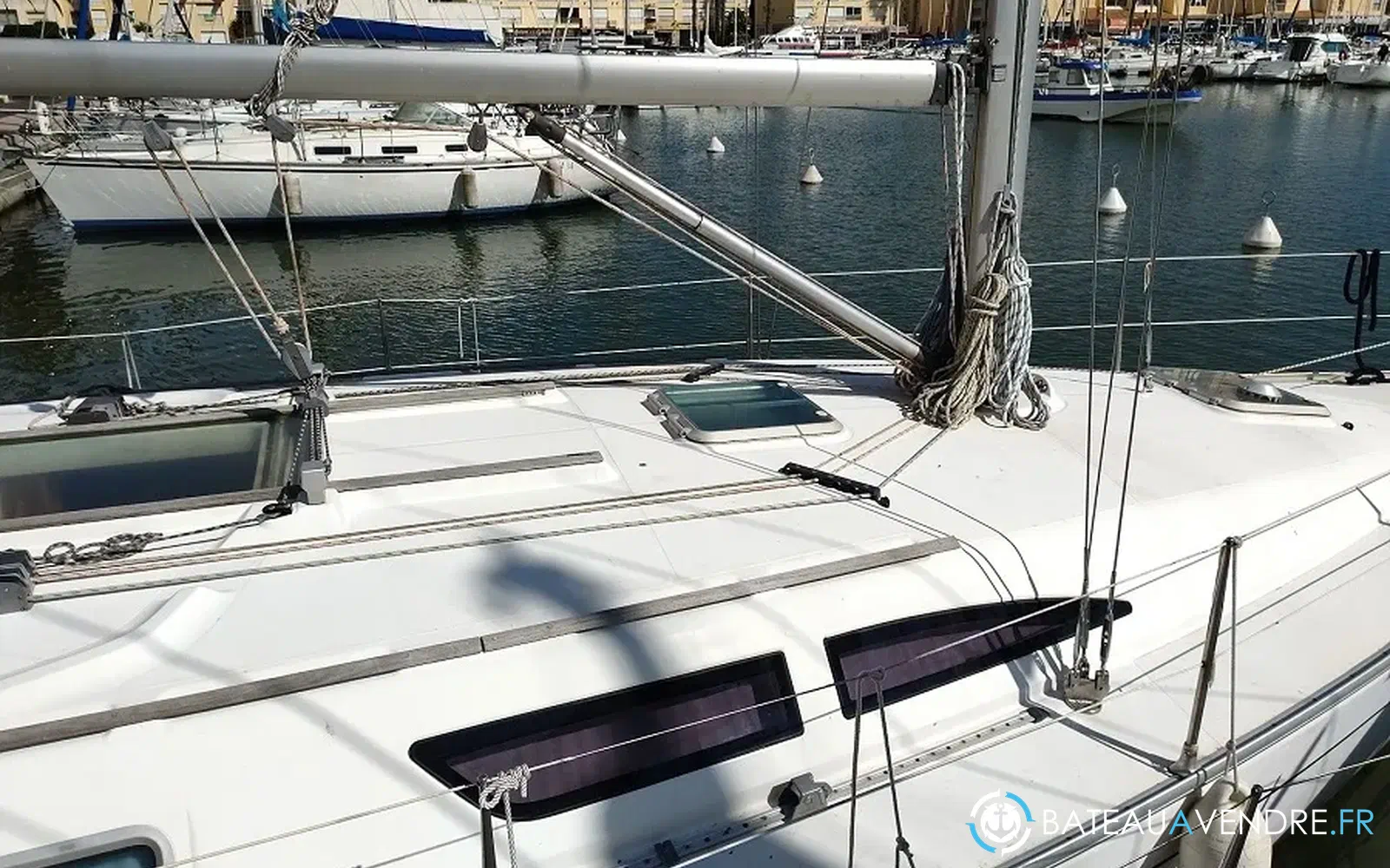 slider 10 Jeanneau Sun Odyssey 37
