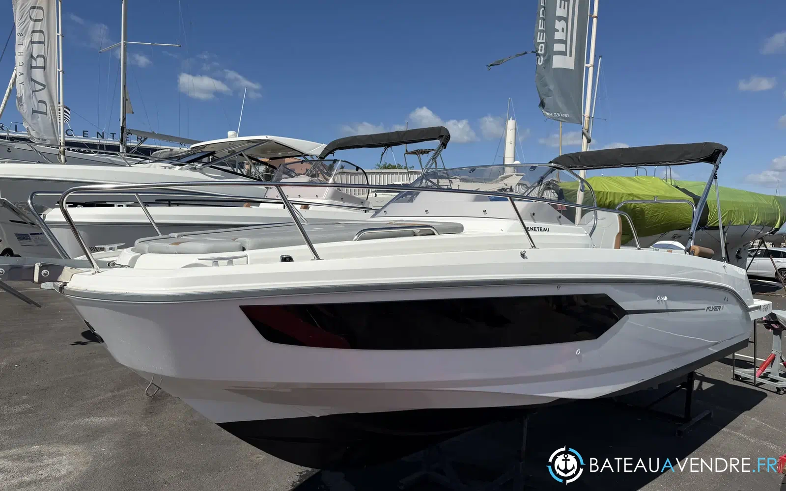 slider 1 Beneteau Flyer 8 SUNdeck V2