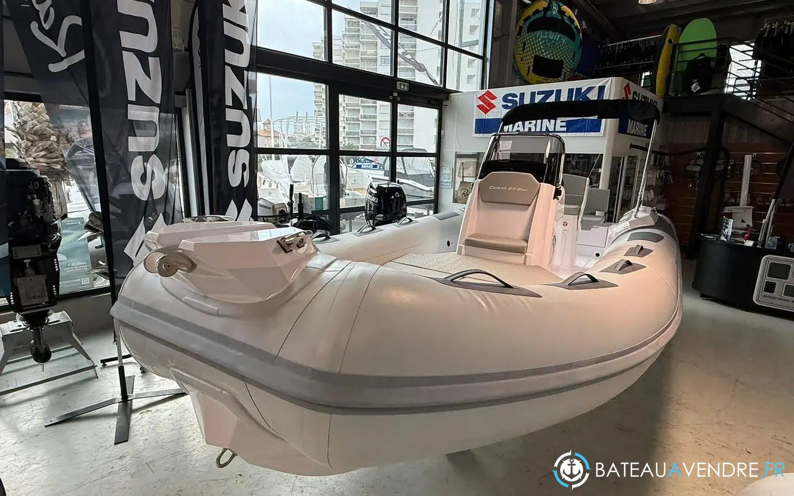 slider 8 Ranieri Cayman 21 S
