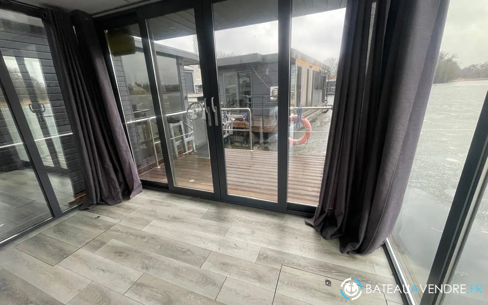 slider 16 La Mare Apartboat M