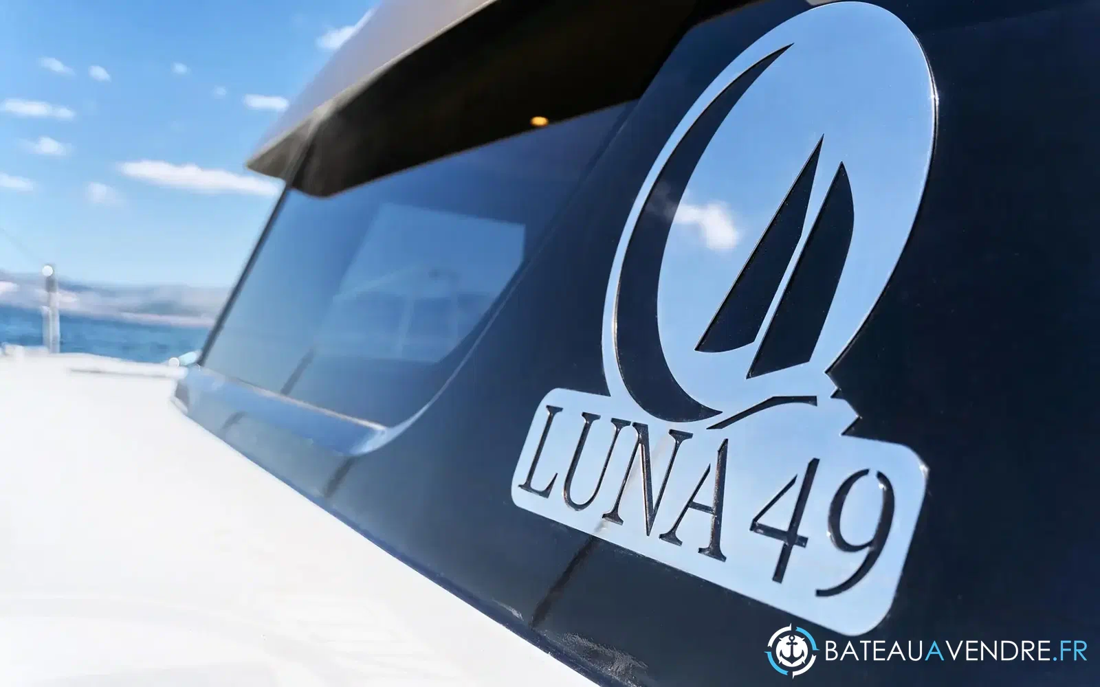 slider 19 Catamaran Luna 49 gold