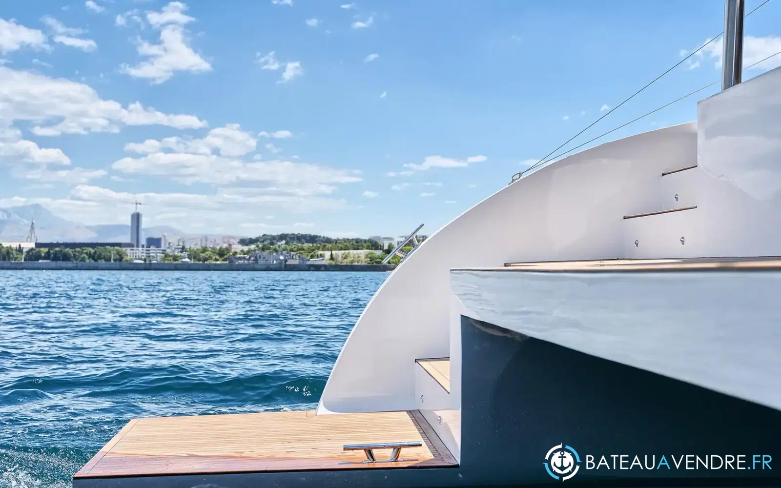 slider 24 Catamaran Luna 49 gold