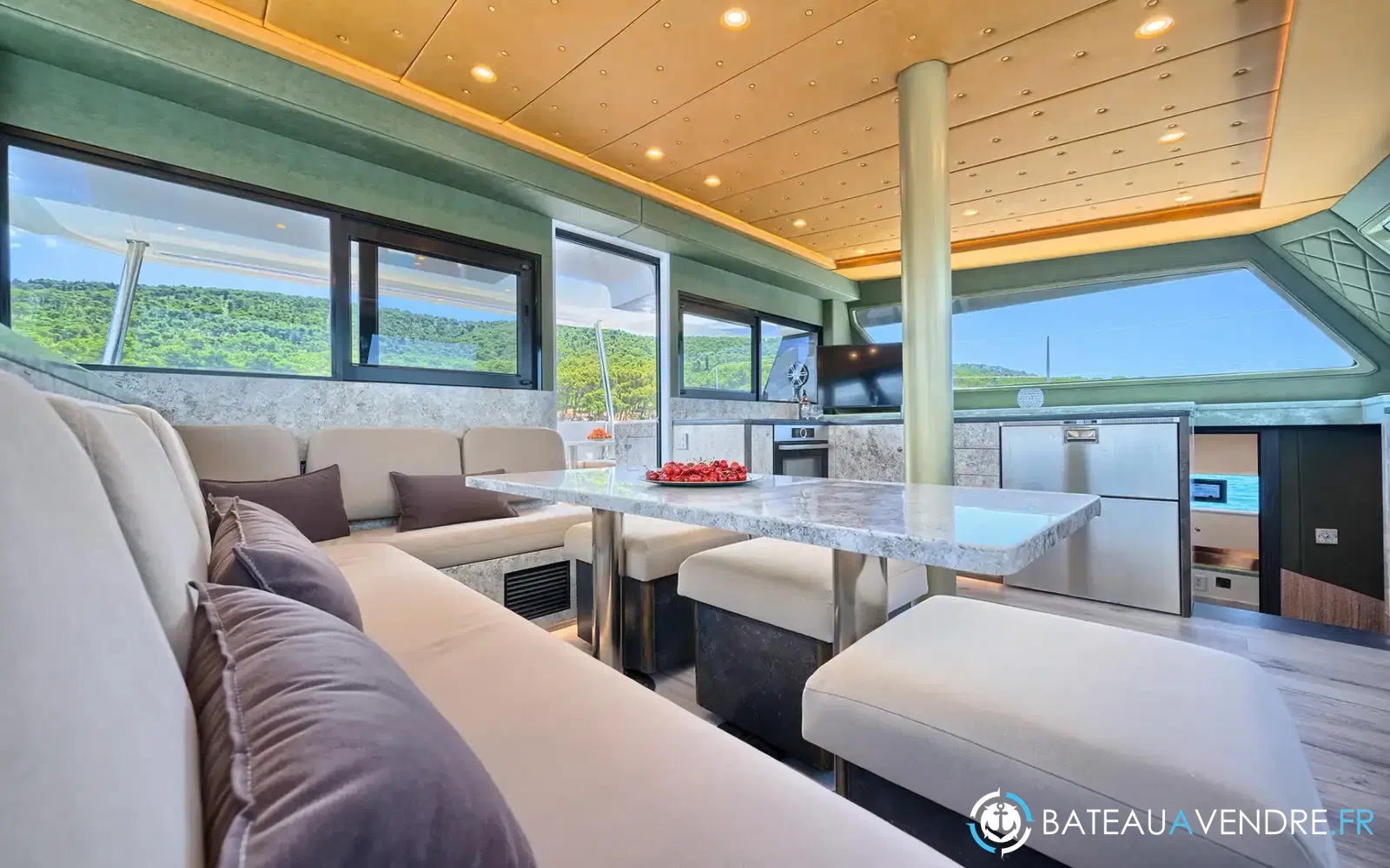 slider 34 Catamaran Luna 49 gold