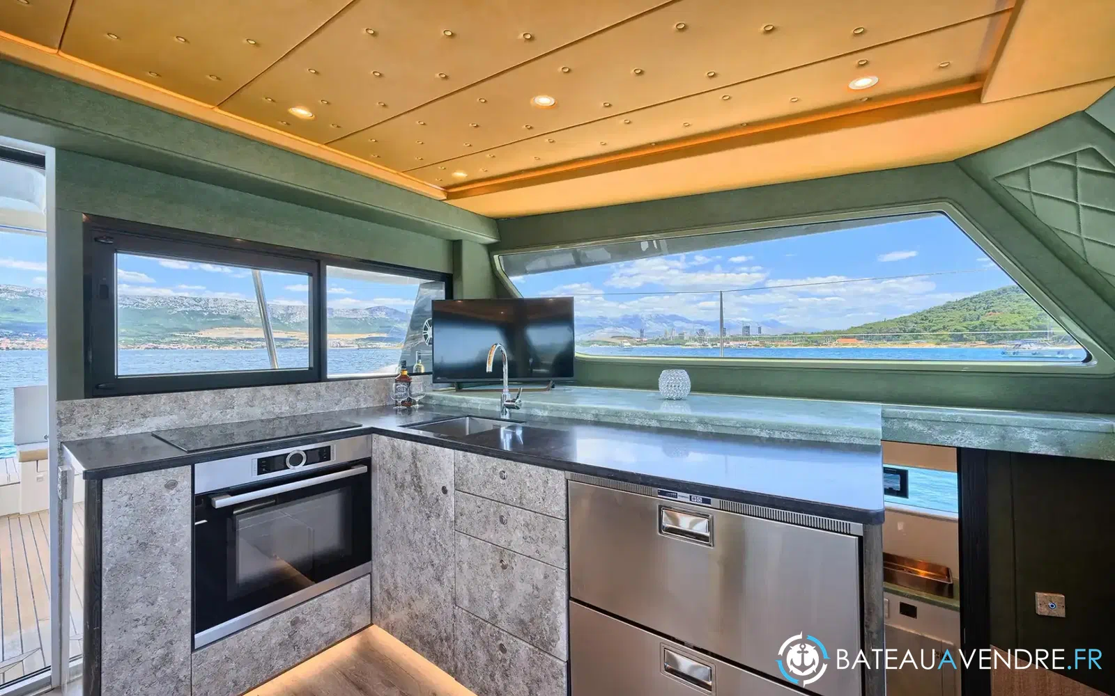 slider 36 Catamaran Luna 49 gold