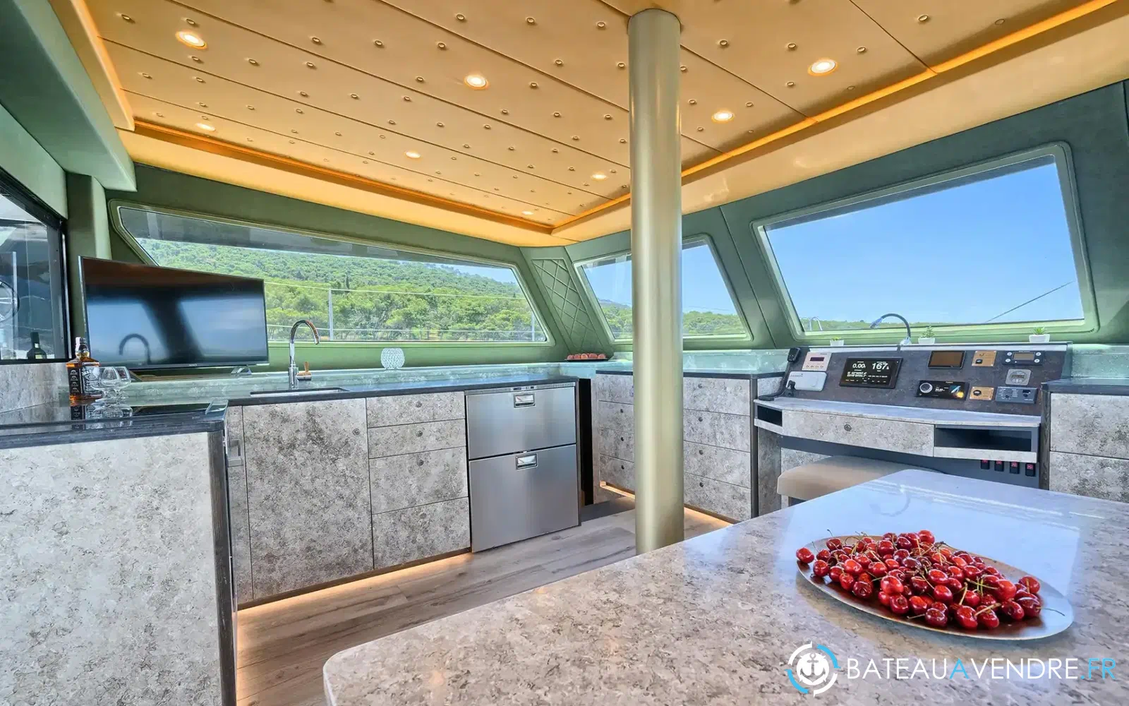 slider 38 Catamaran Luna 49 gold