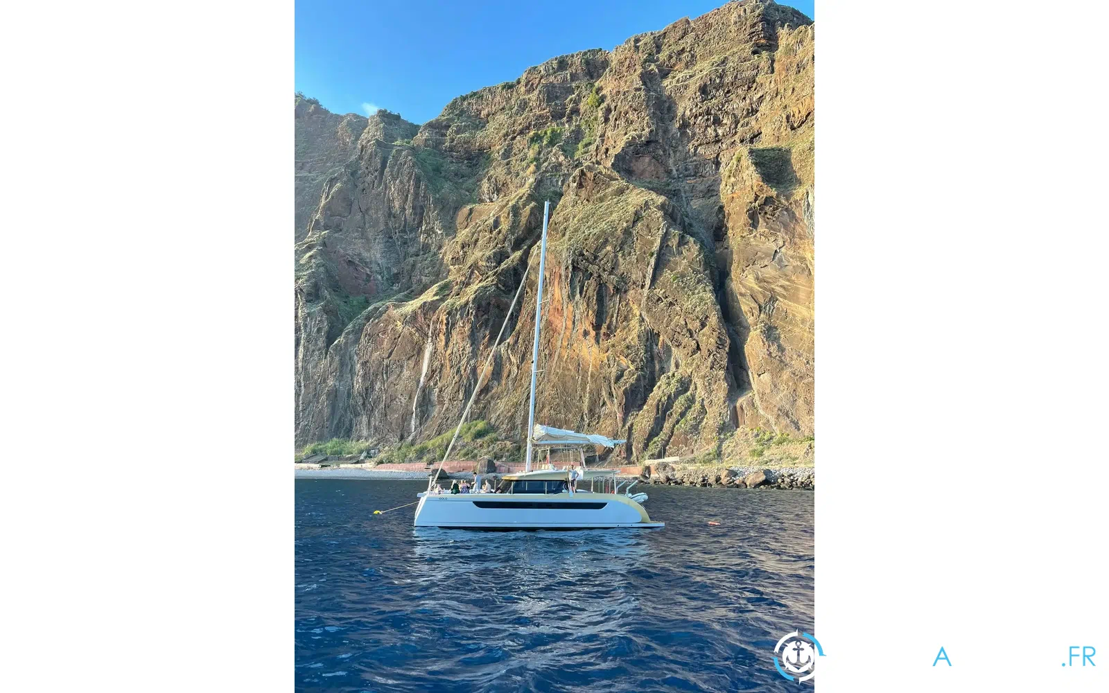 slider 1 Catamaran Luna 49 gold