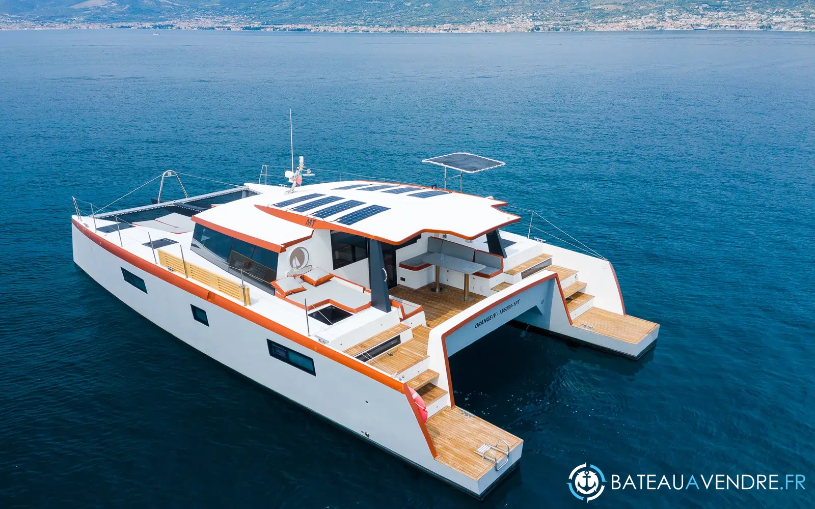 slider 23 Catamaran Luna 47 power