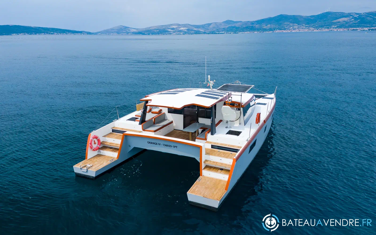 slider 3 Catamaran Luna 47 power