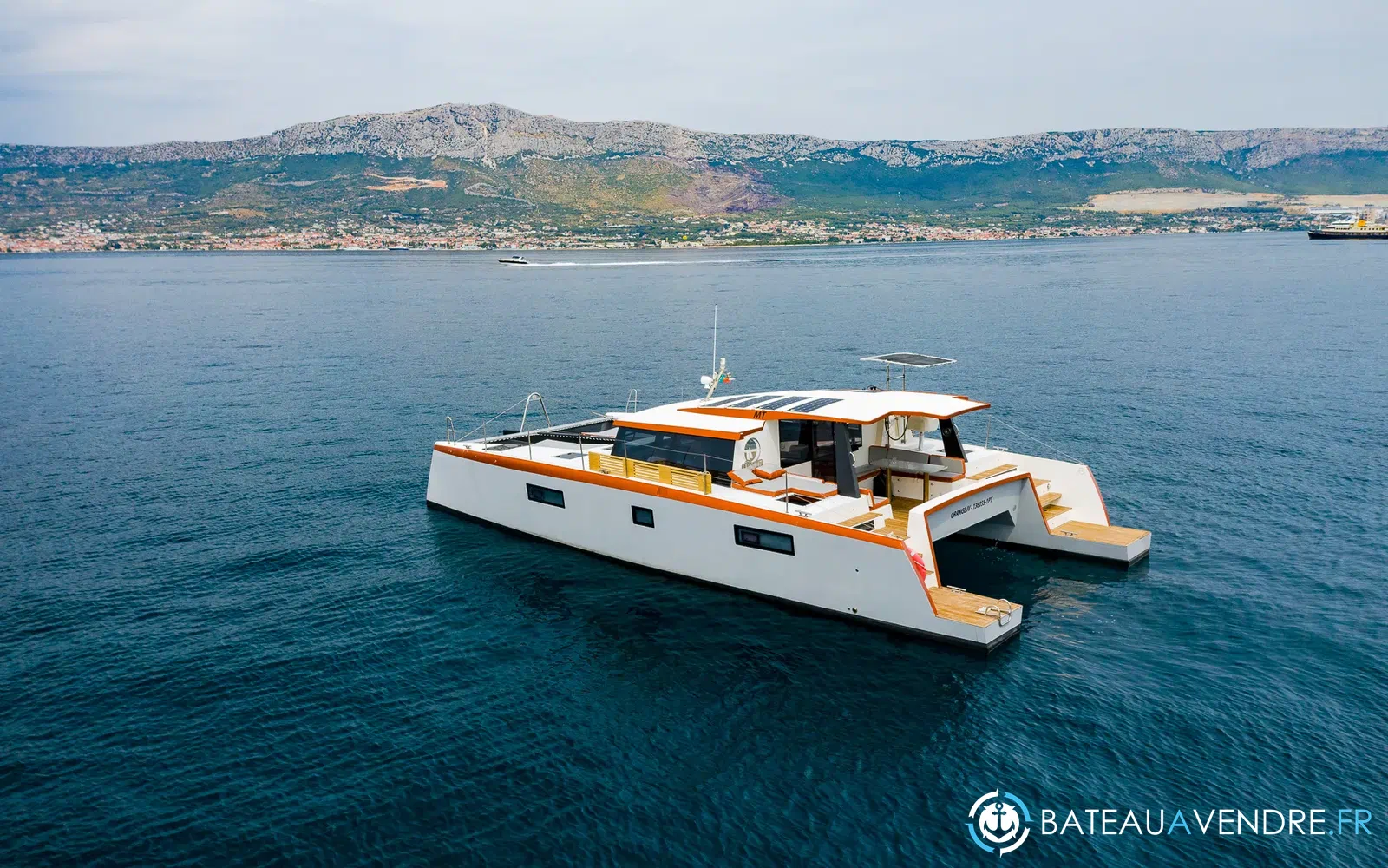 slider 26 Catamaran Luna 47 power