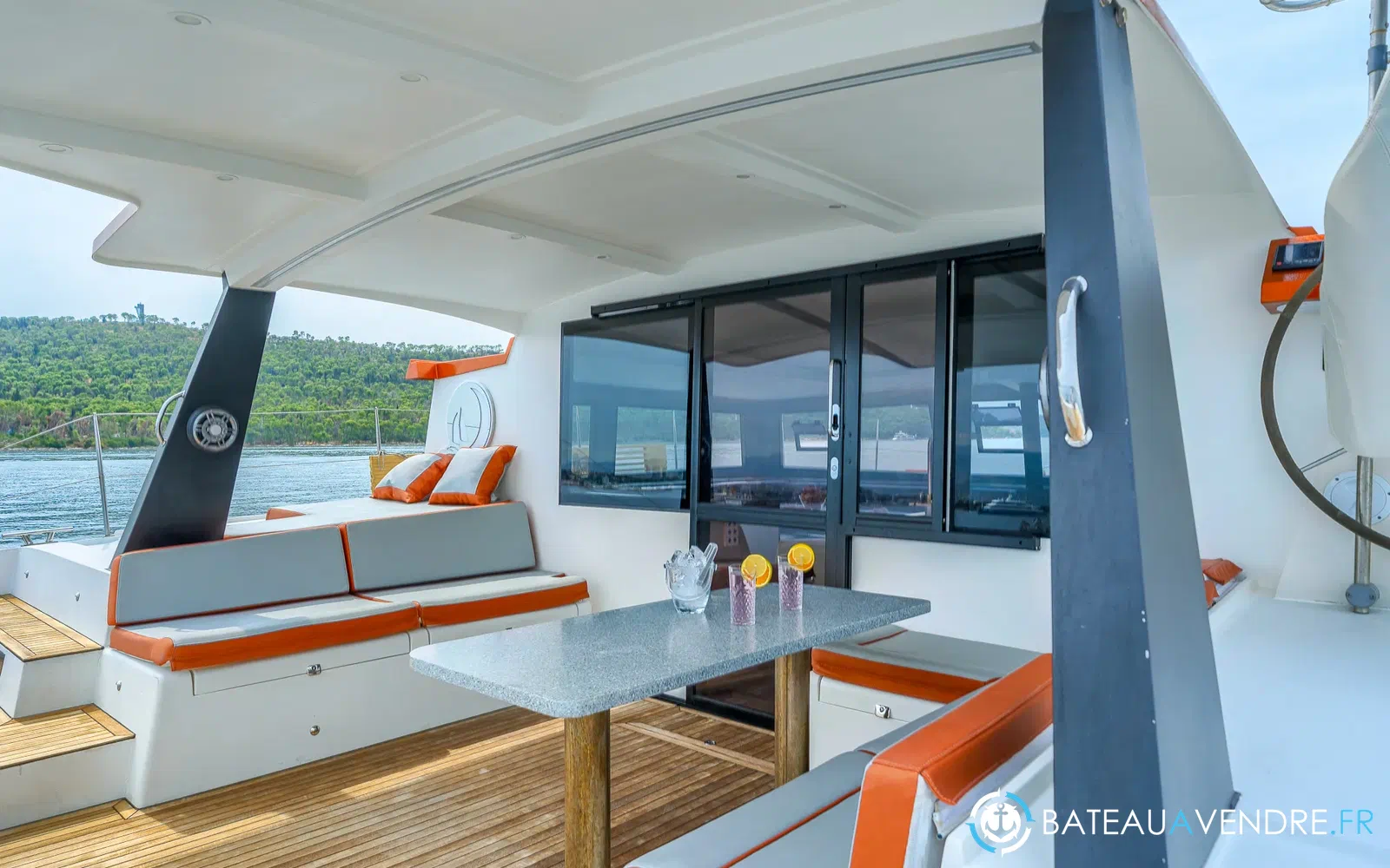 slider 6 Catamaran Luna 47 power