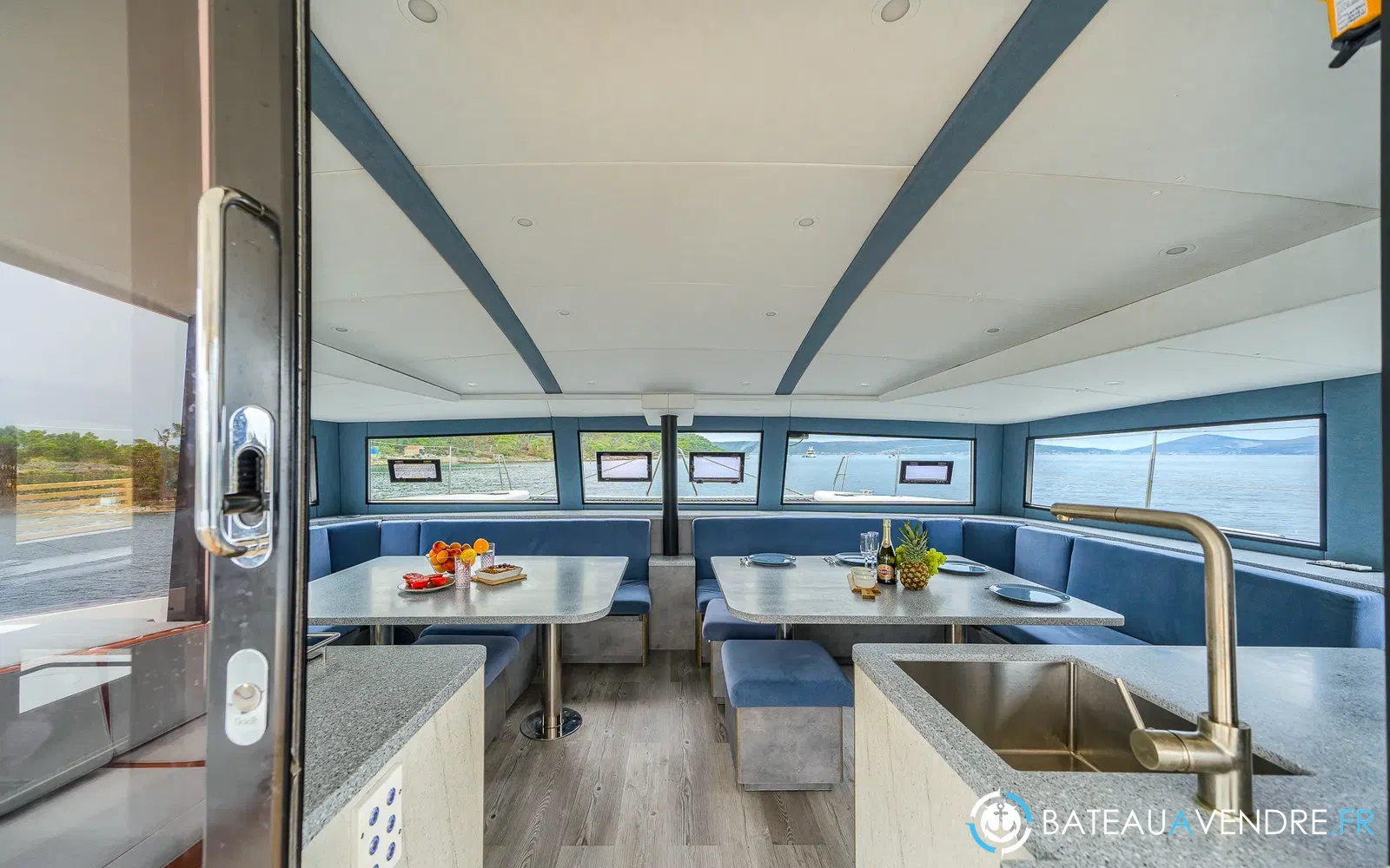 slider 10 Catamaran Luna 47 power