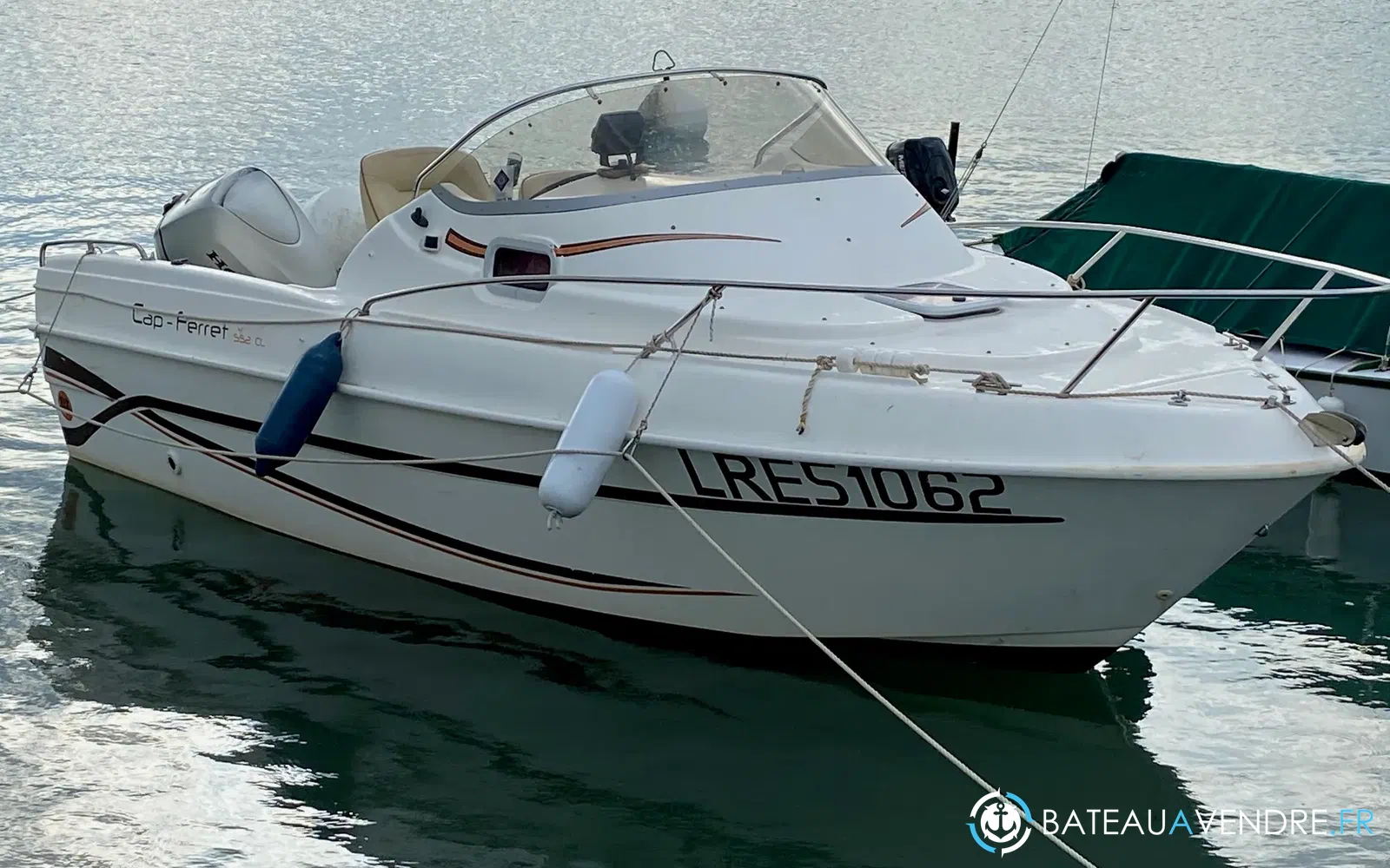 slider 2 B2 Marine Cap Ferret 552 Cabin Cruiser
