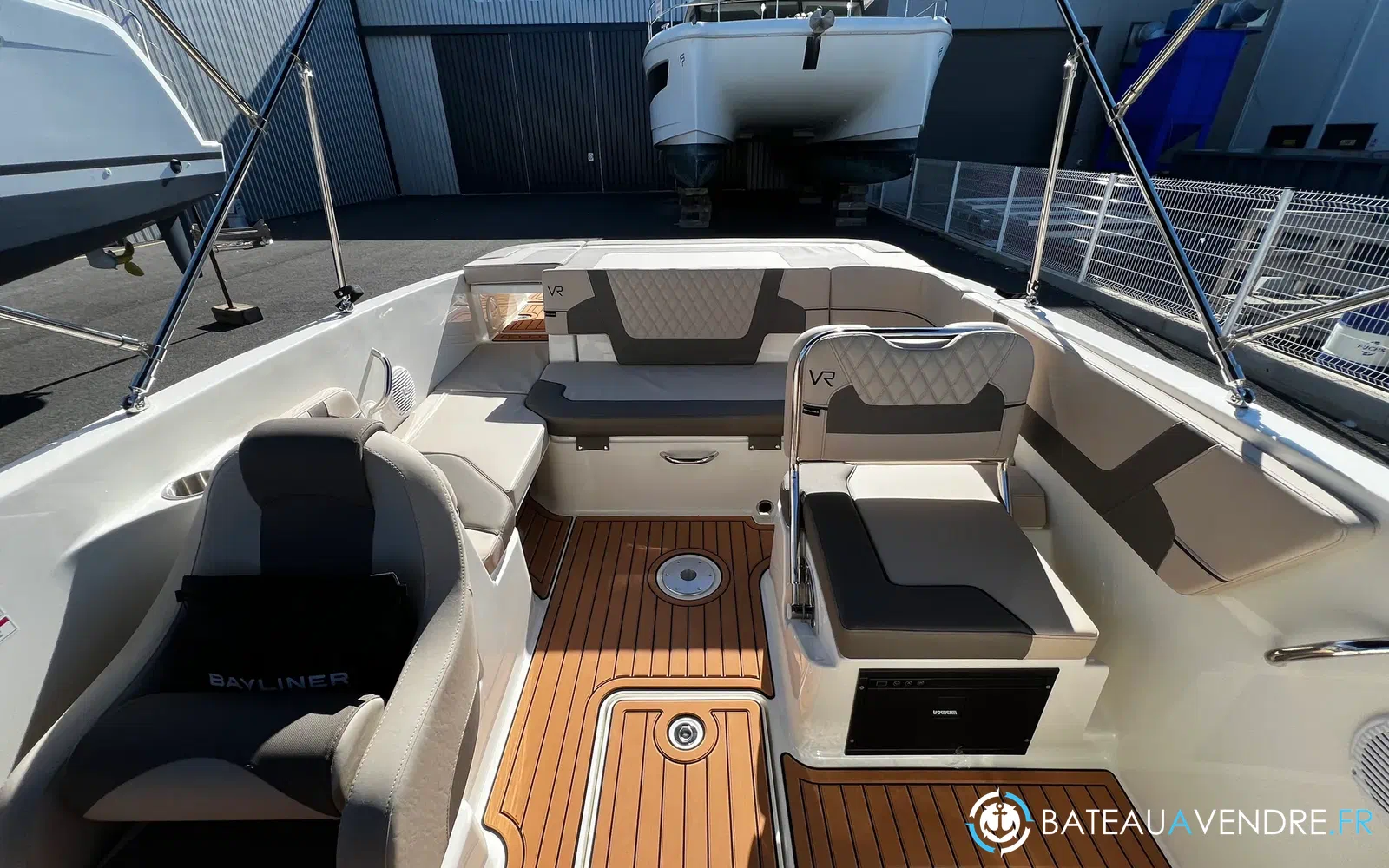 slider 8 Bayliner VR6 BOWRIDER OB