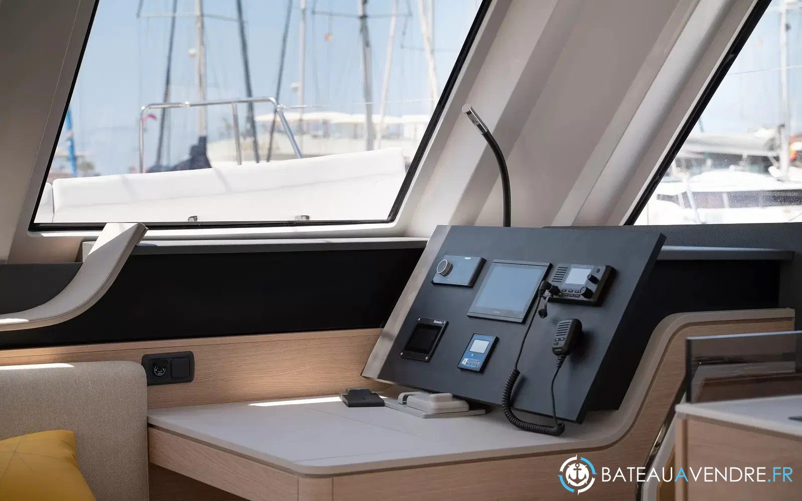slider 10 Aventura Yacht Indigo Yacht 45