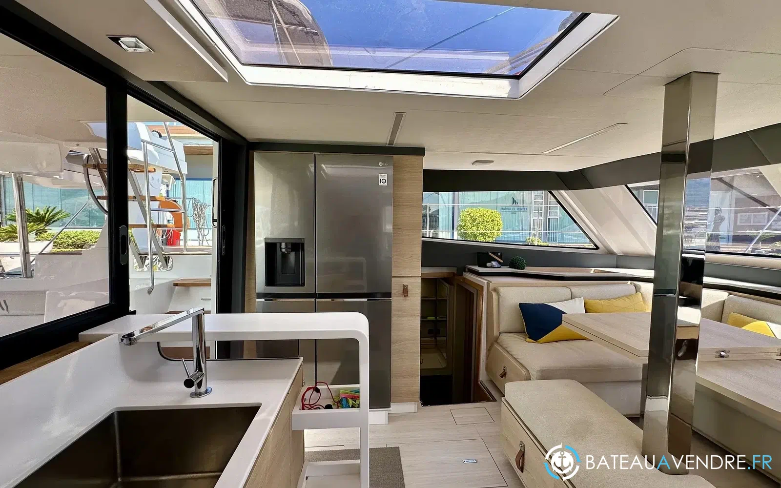 slider 12 Aventura Yacht Indigo Yacht 45