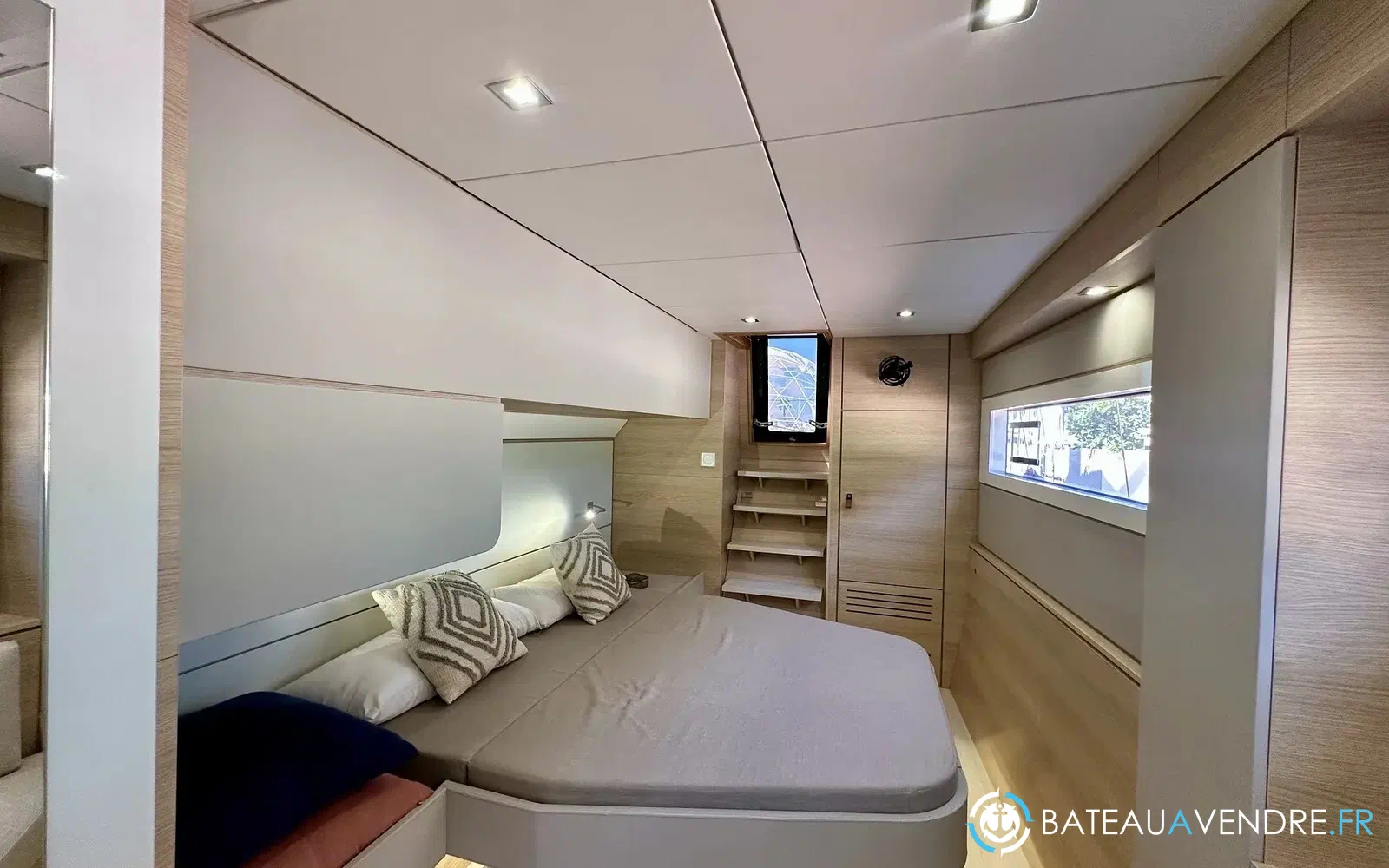 slider 13 Aventura Yacht Indigo Yacht 45