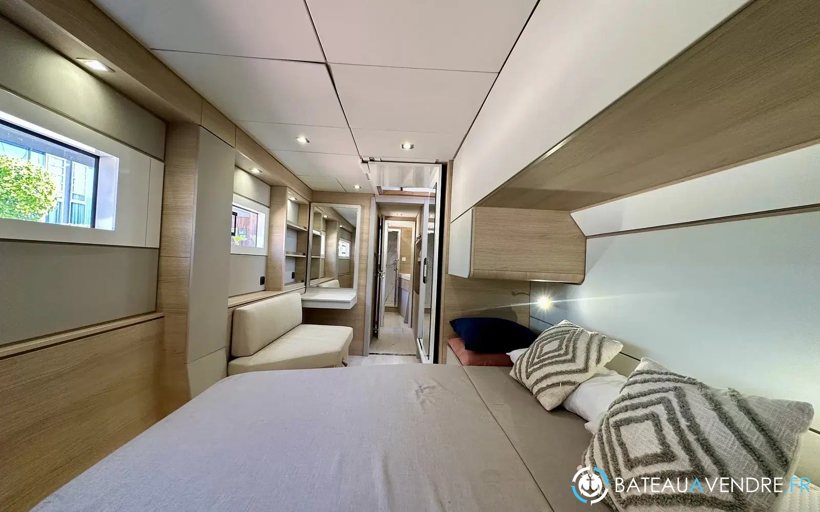 slider 14 Aventura Yacht Indigo Yacht 45