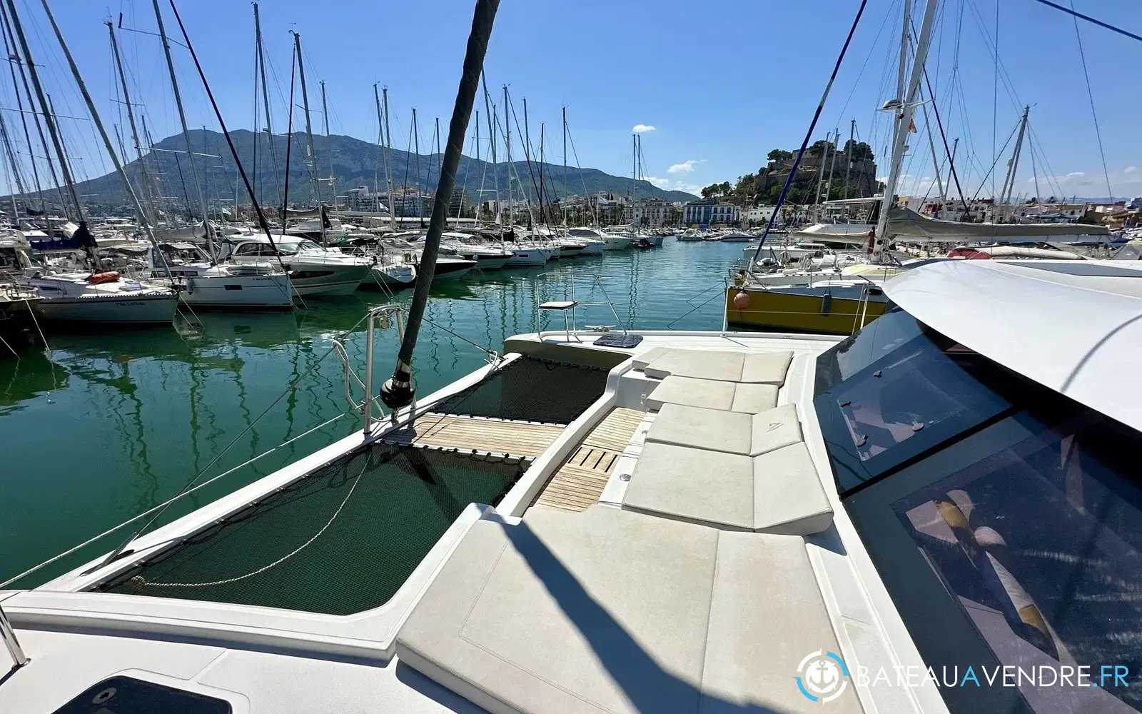 slider 4 Aventura Yacht Indigo Yacht 45