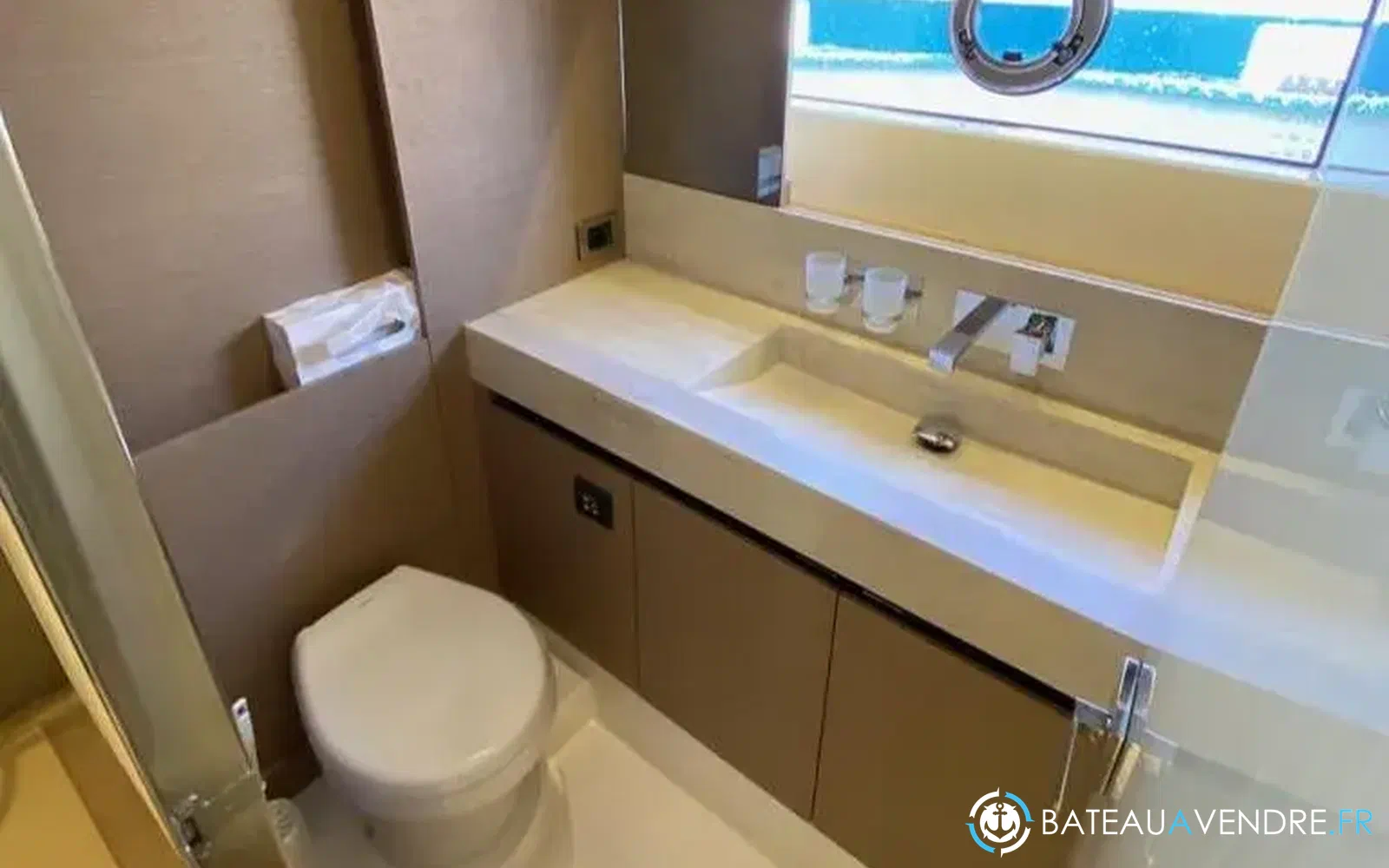 slider 11 Prestige Yachts 680 Fly