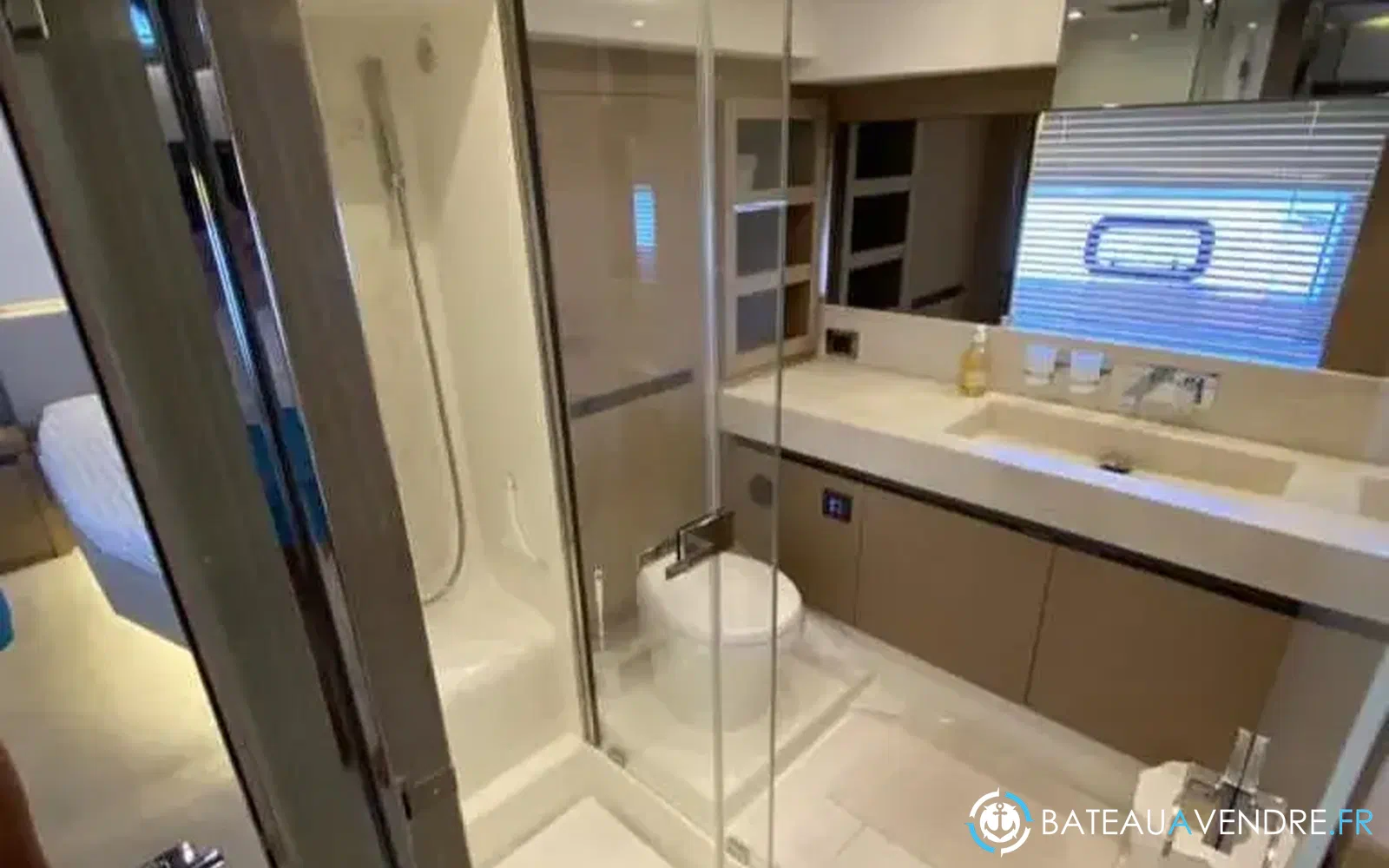 slider 12 Prestige Yachts 680 Fly