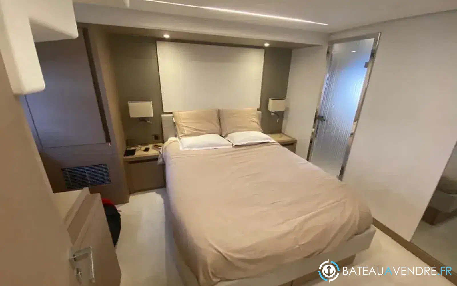 slider 15 Prestige Yachts 680 Fly