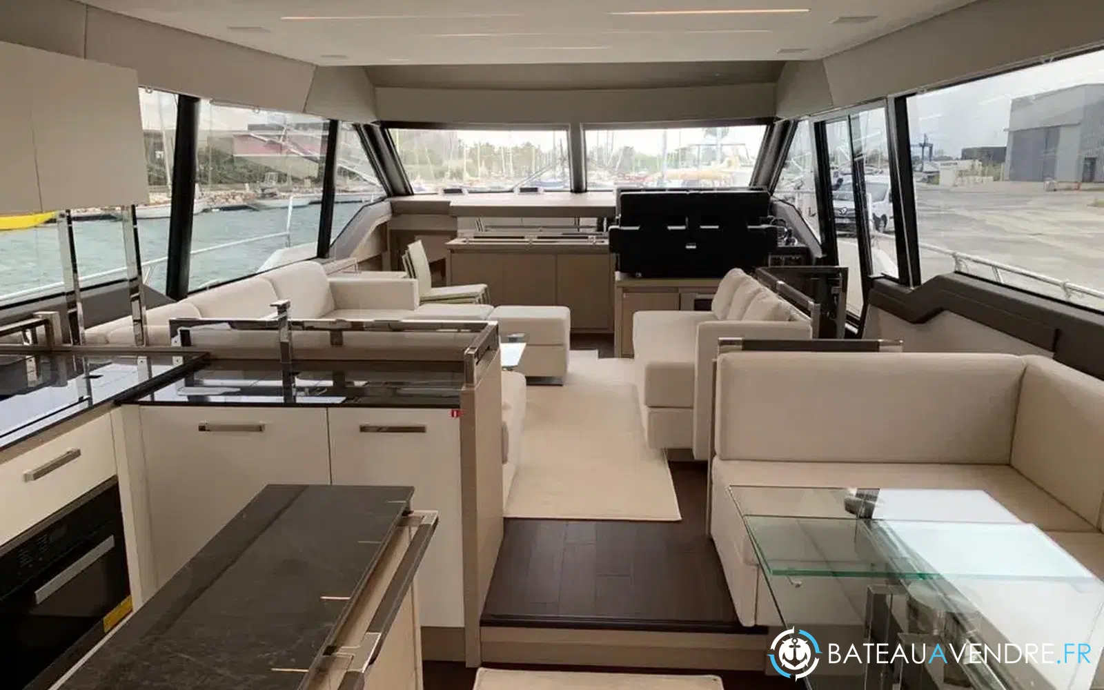 slider 3 Prestige Yachts 680 Fly