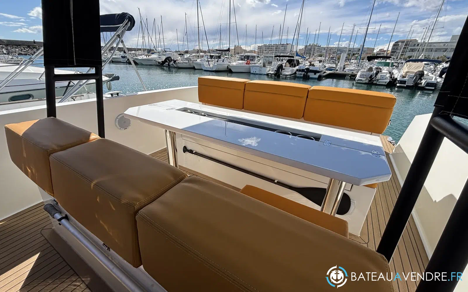 slider 15 De Antonio Yachts D28