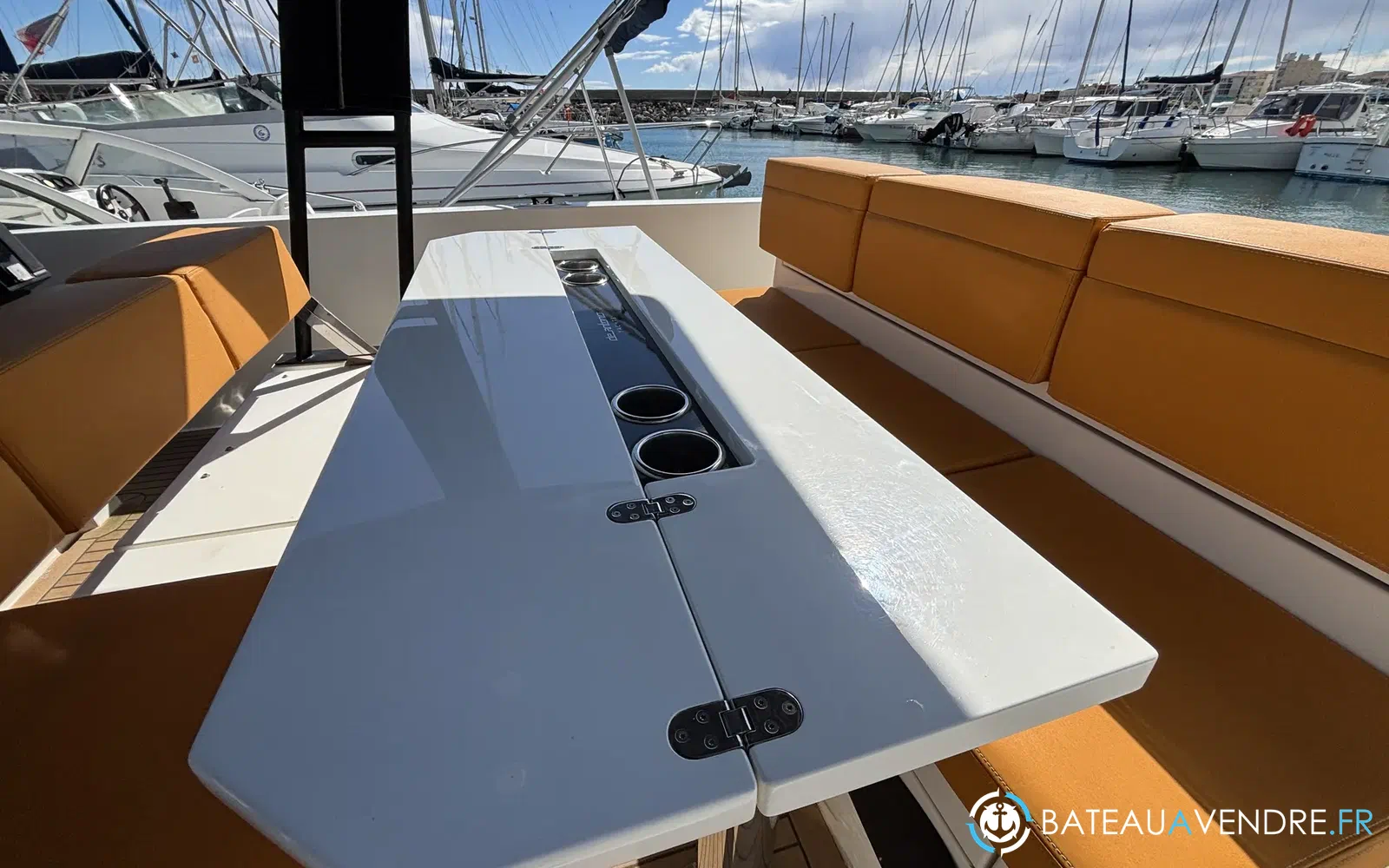 slider 16 De Antonio Yachts D28