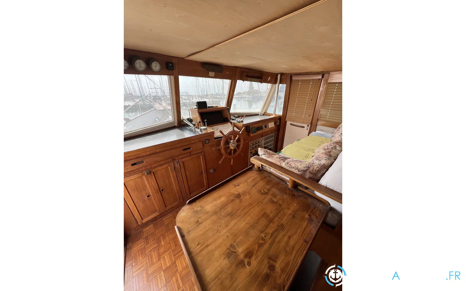 slider 18 Grand Banks 50