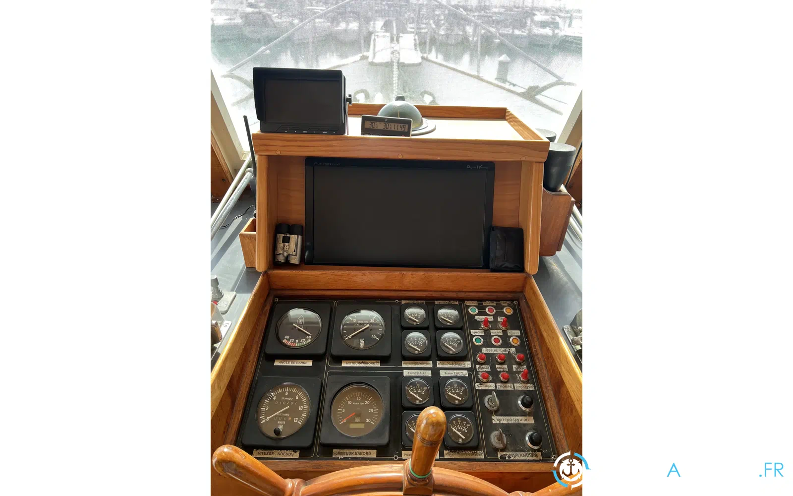 slider 23 Grand Banks 50