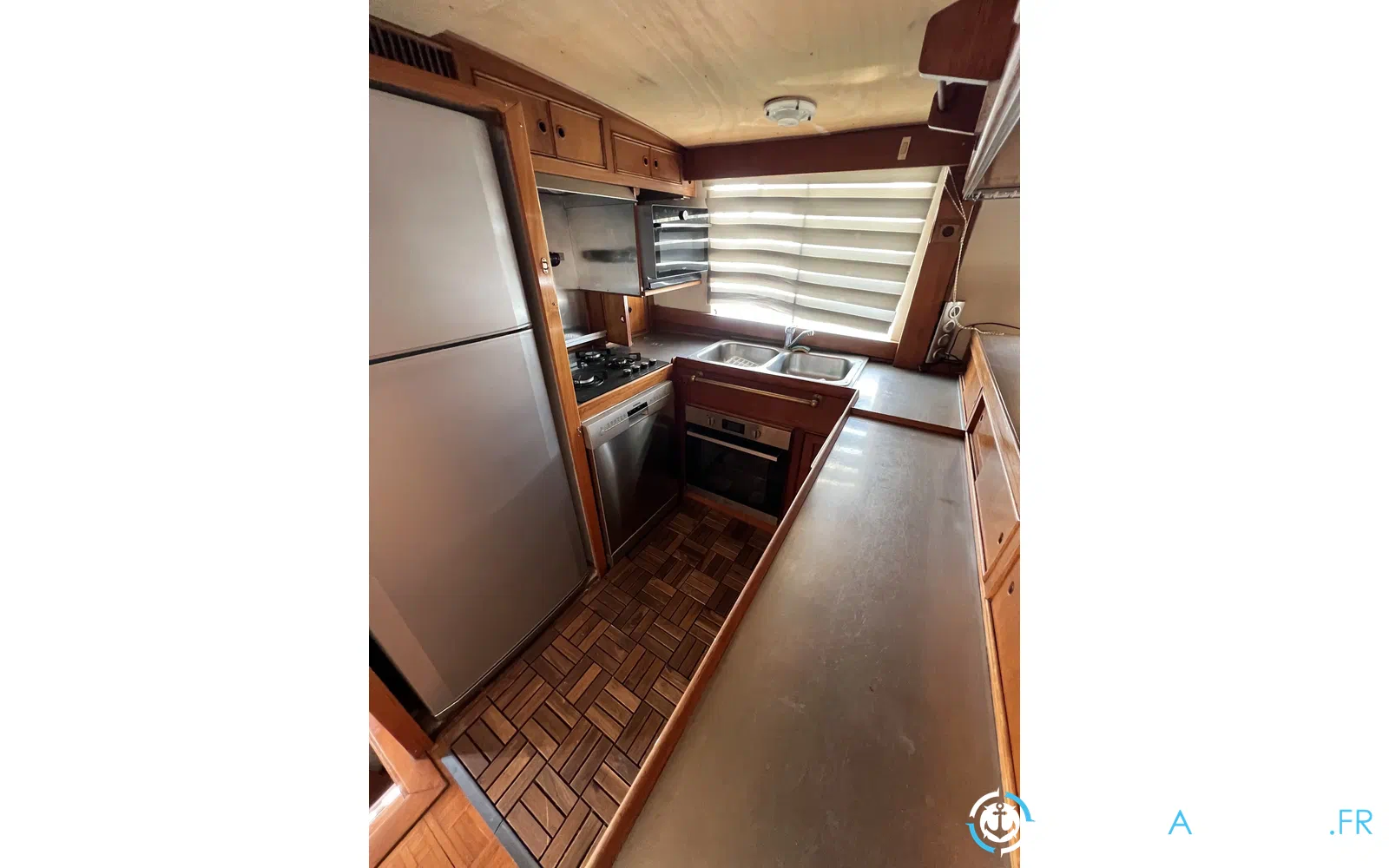 slider 27 Grand Banks 50