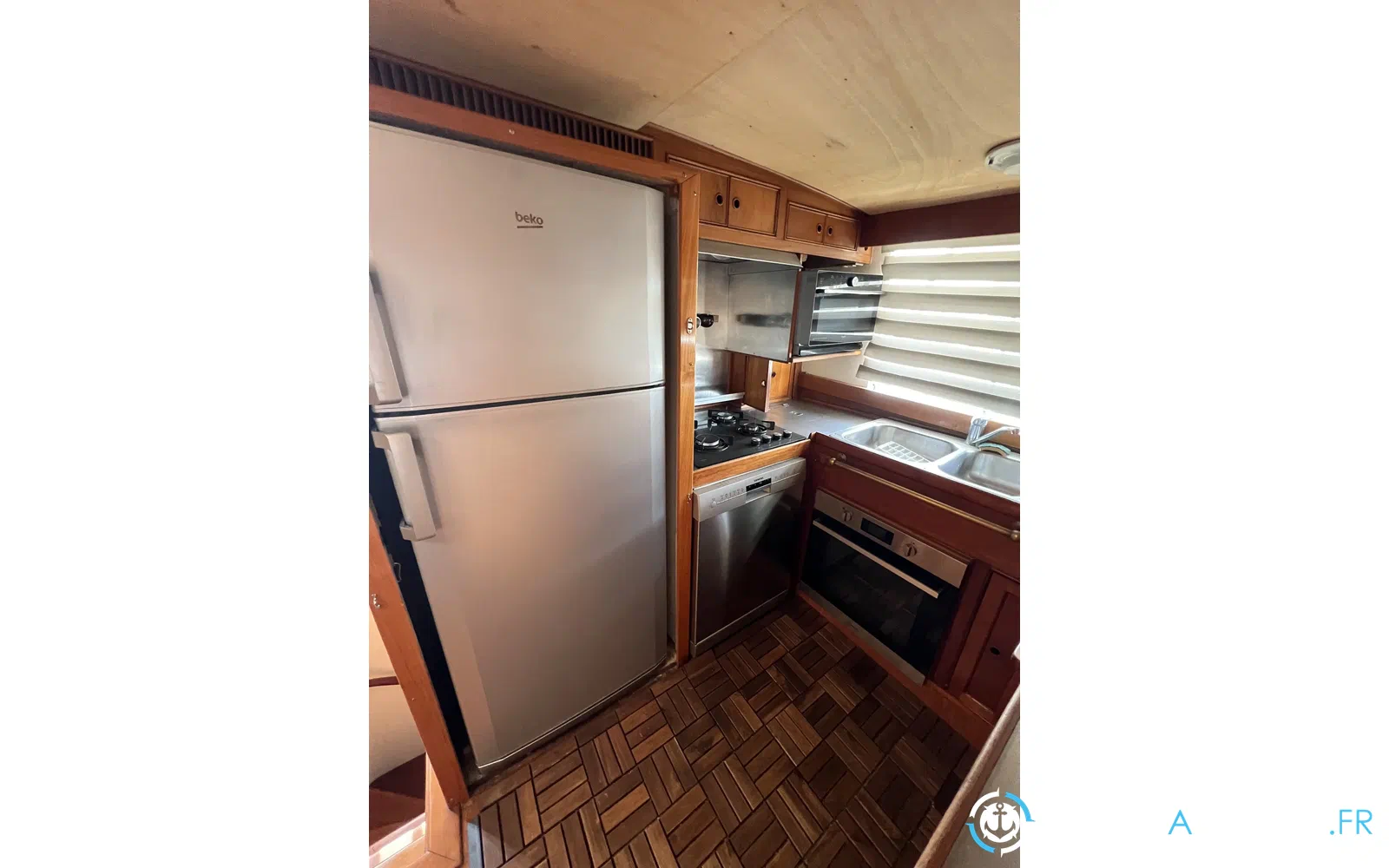 slider 29 Grand Banks 50