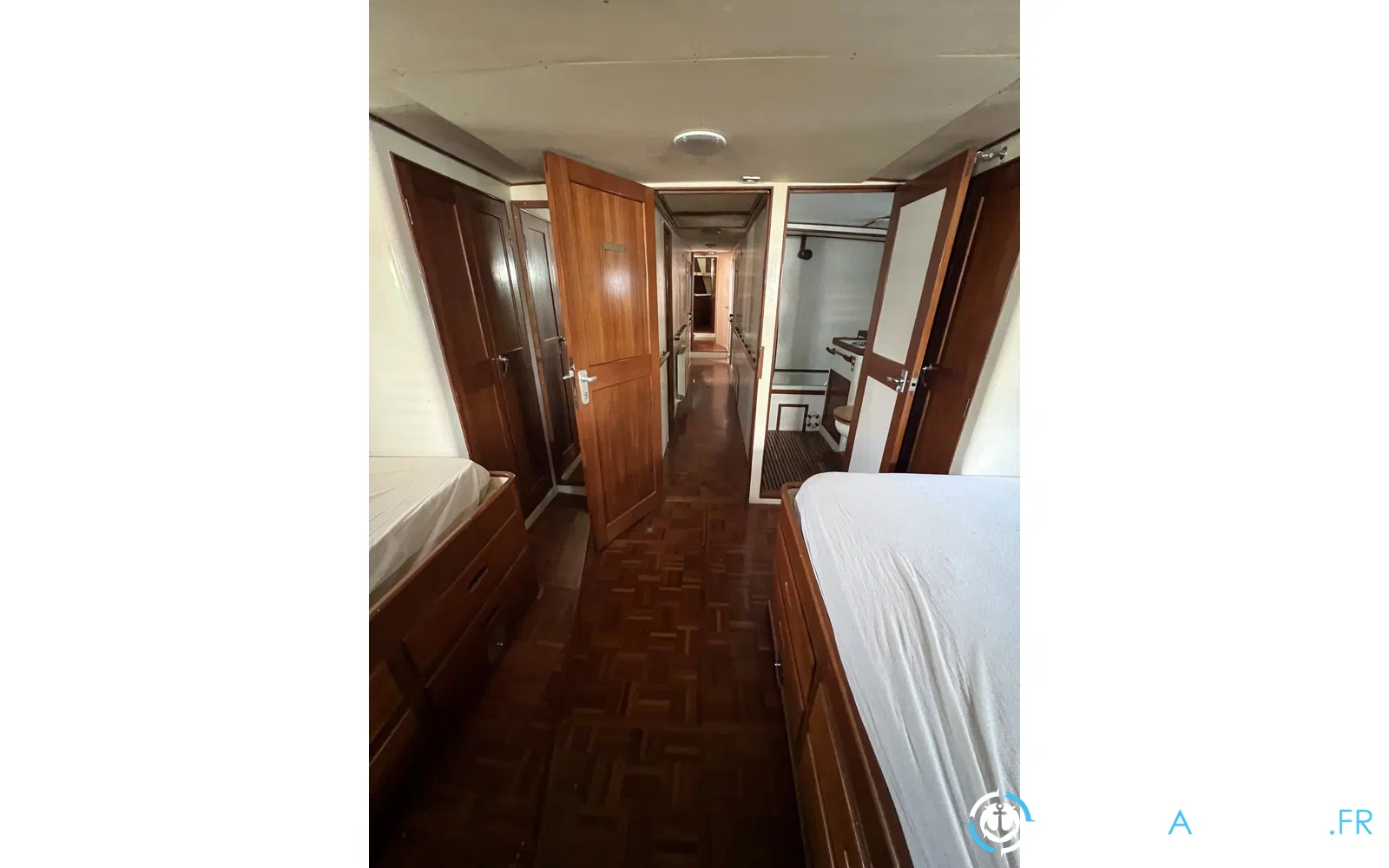 slider 39 Grand Banks 50