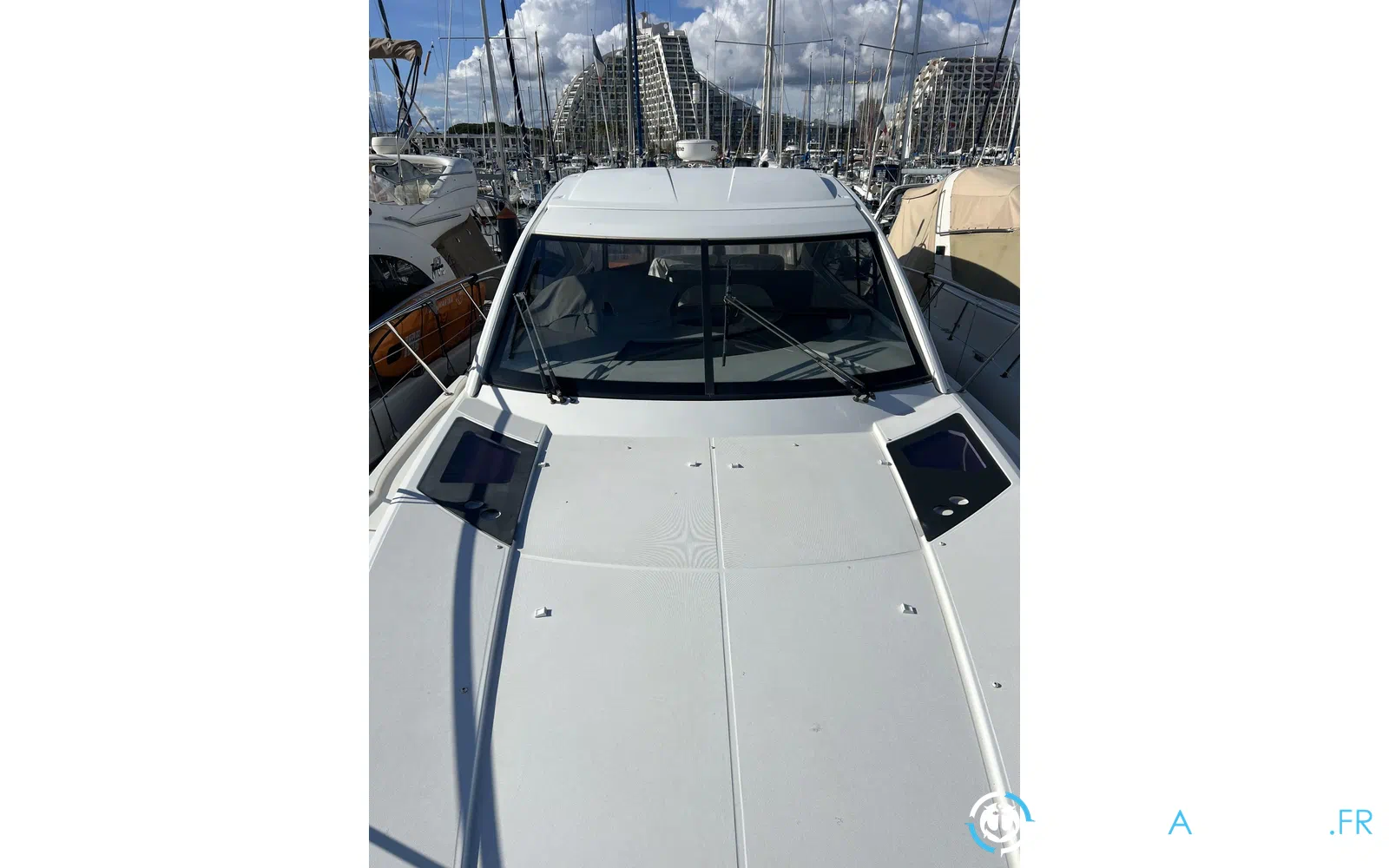 slider 7 Beneteau Flyer Gran Turismo 44