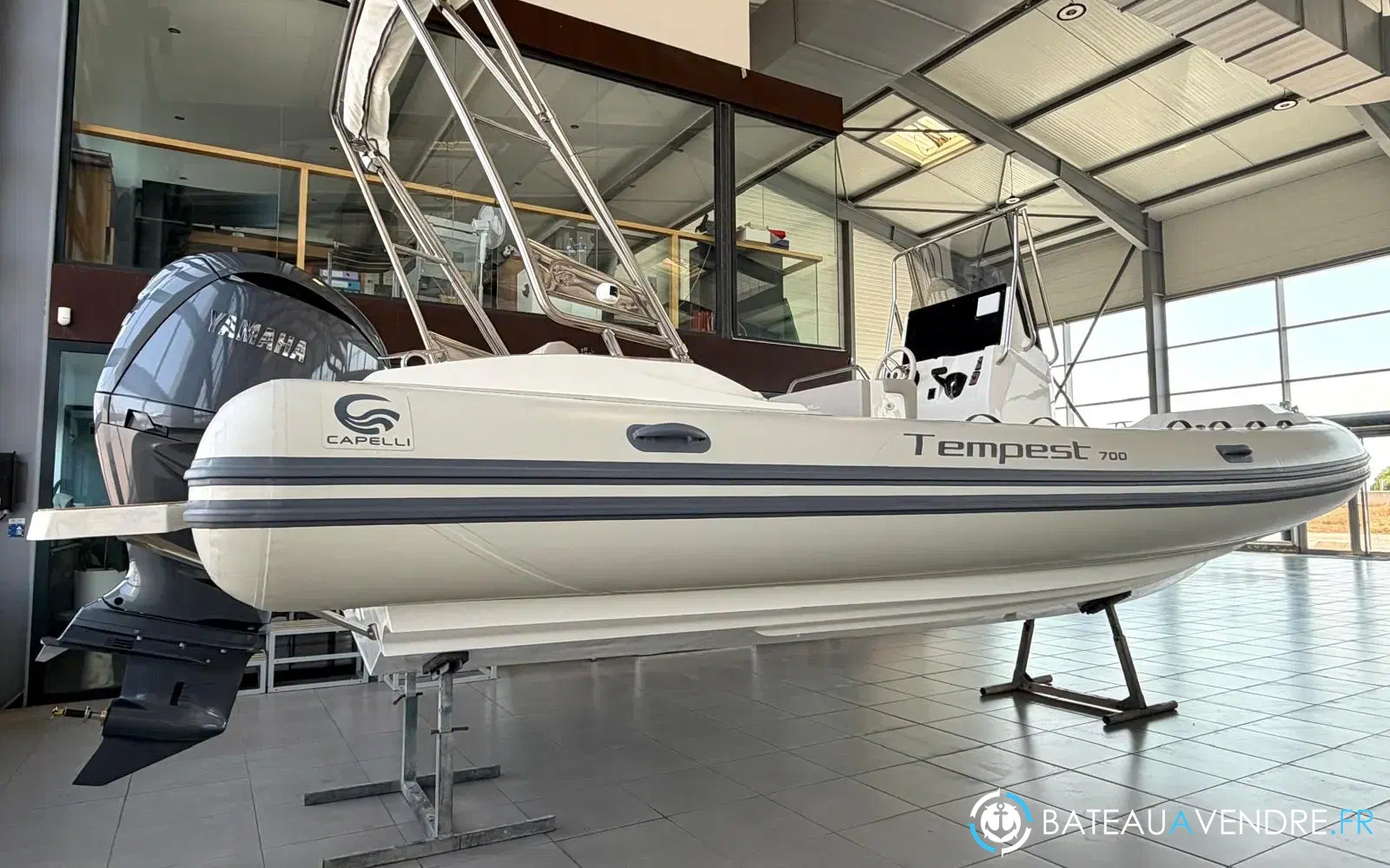 slider 11 Capelli Tempest 700 Luxe