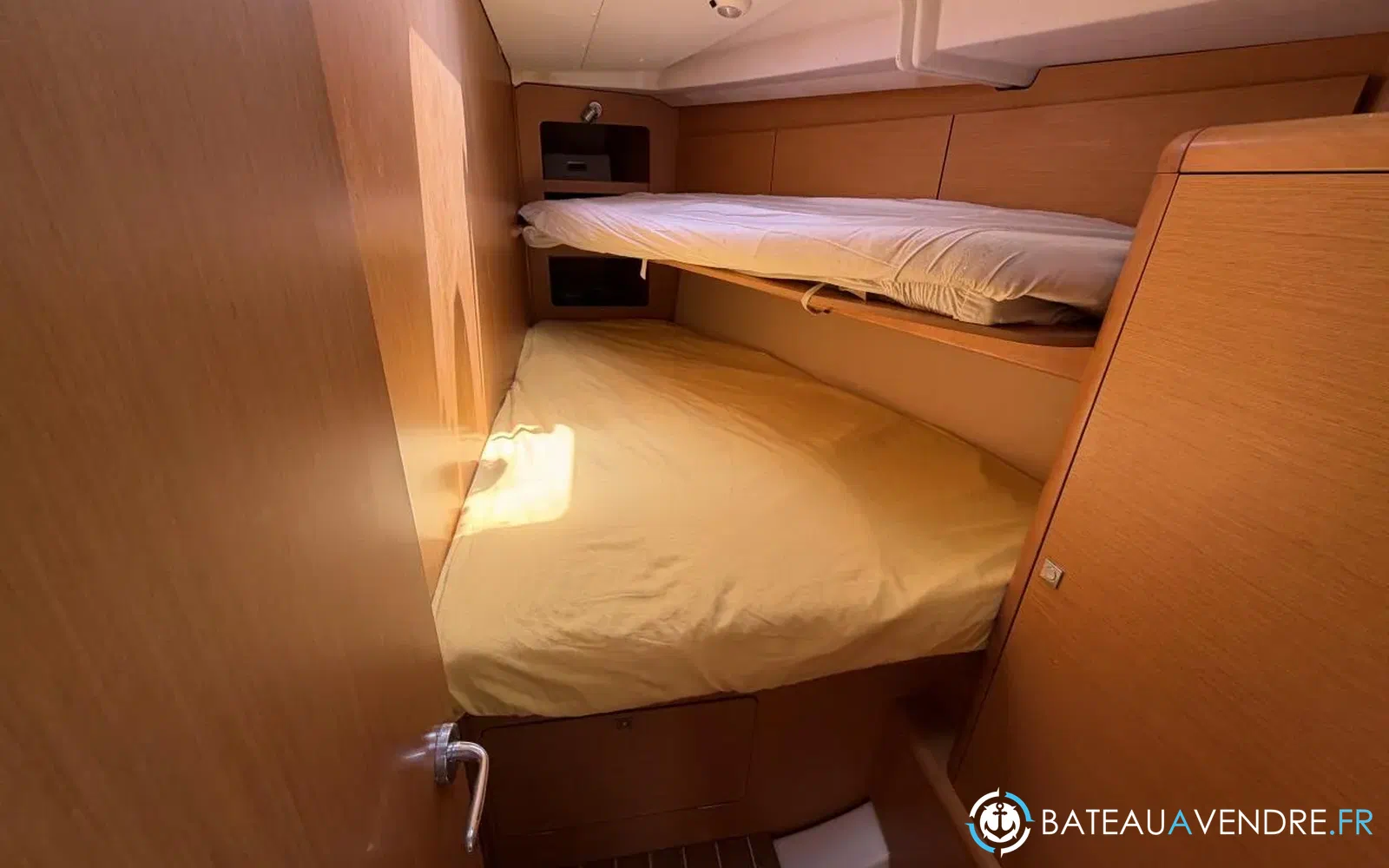 slider 37 Jeanneau Sun Odyssey 44i Performance
