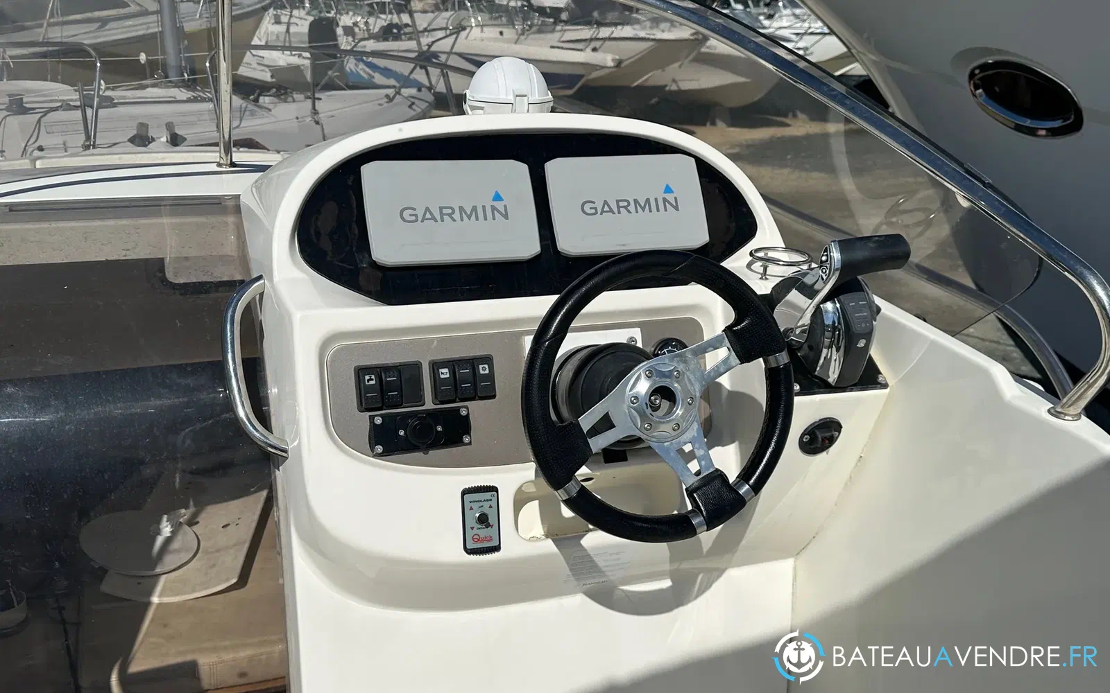 slider 4 Jeanneau Cap Camarat 715 WA