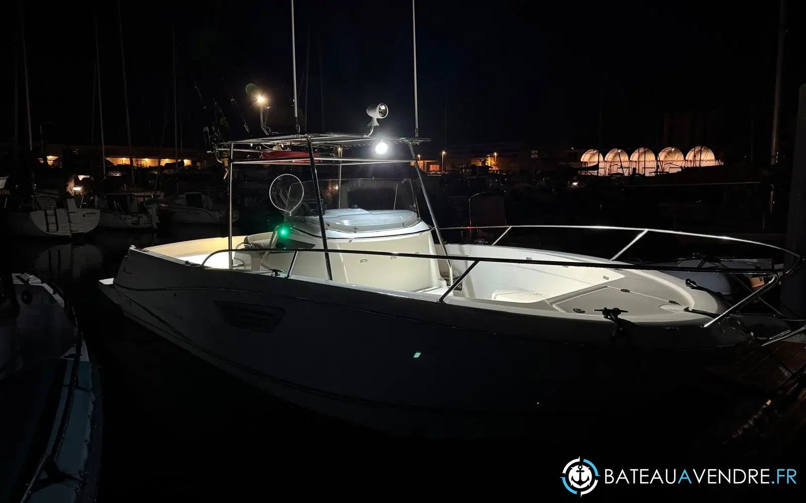 slider 41 Jeanneau Cap Camarat 8.5 CC