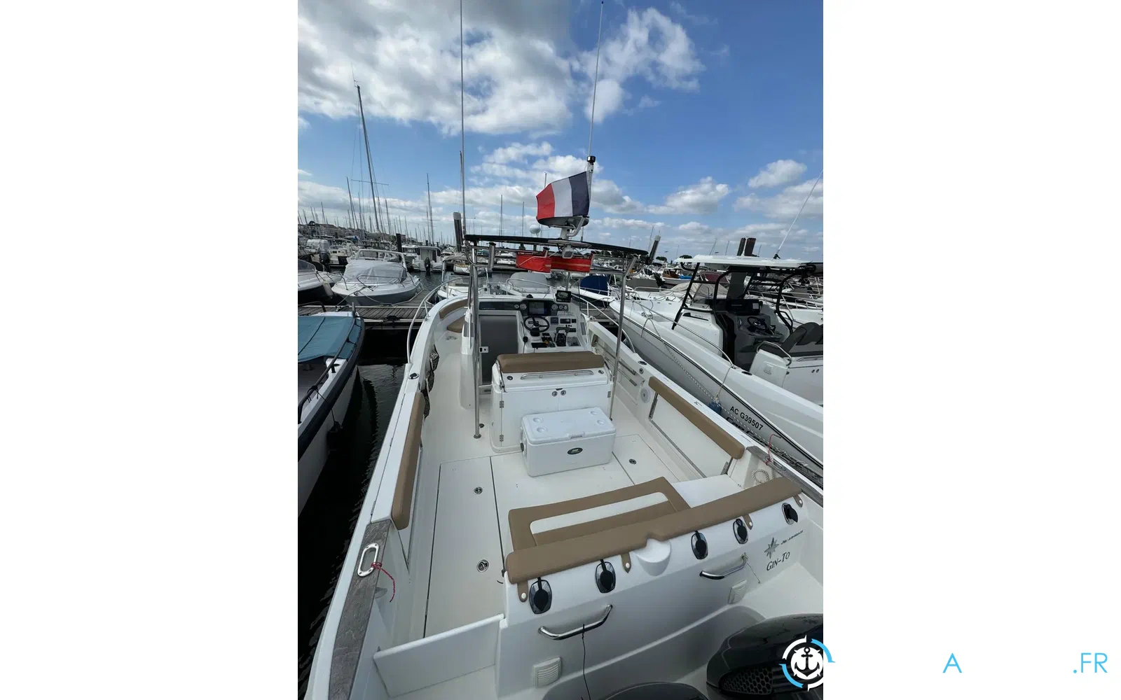 slider 32 Jeanneau Cap Camarat 8.5 CC
