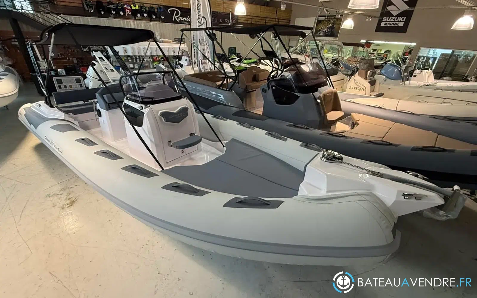 slider 2 Ranieri Cayman 26 Sport Touring