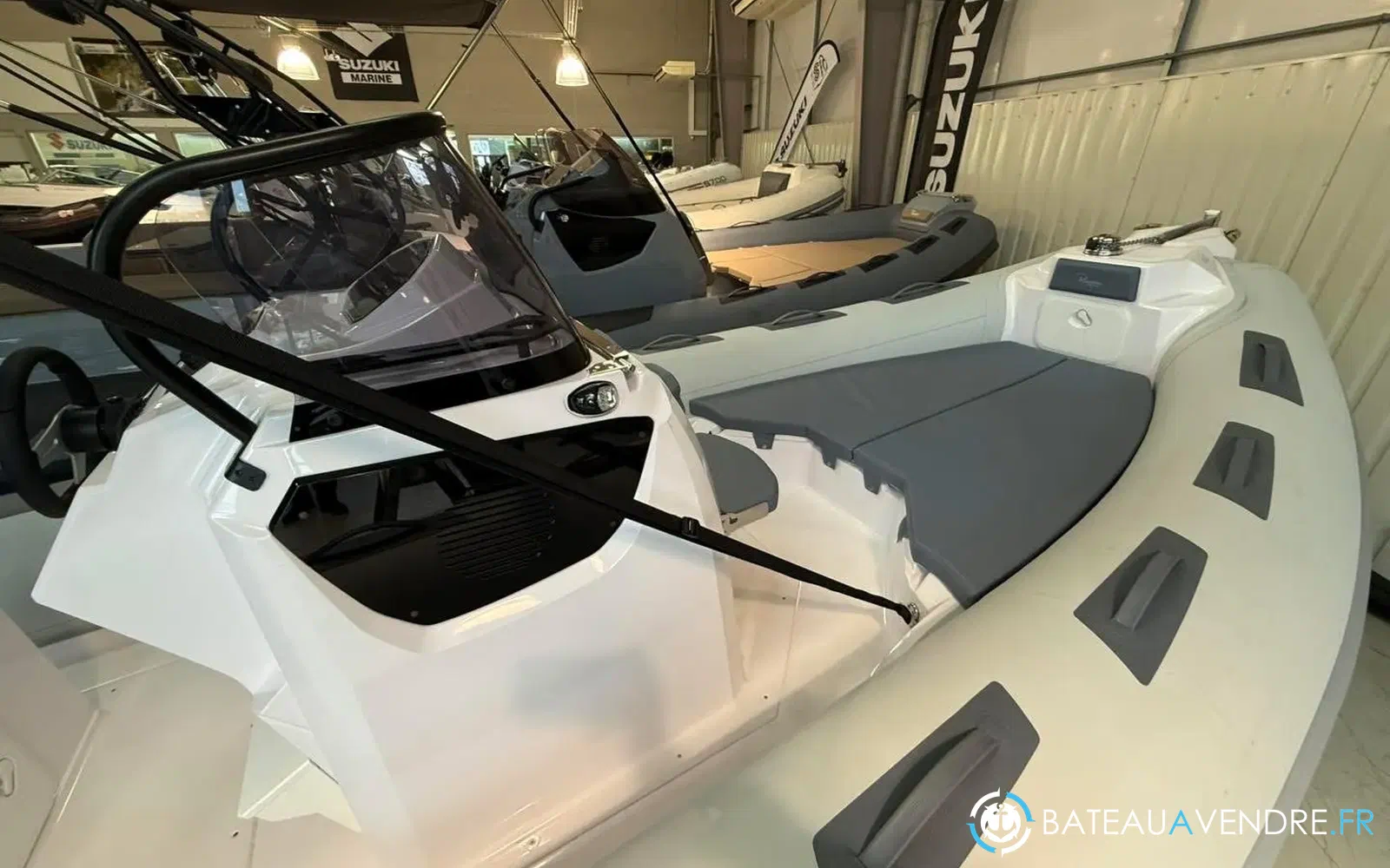 slider 3 Ranieri Cayman 26 Sport Touring
