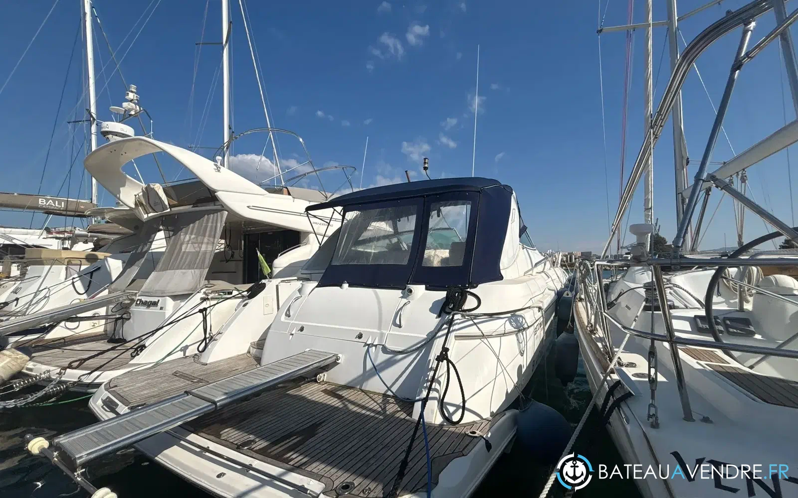 slider 2 Cruisers Yachts 4270 Esprit